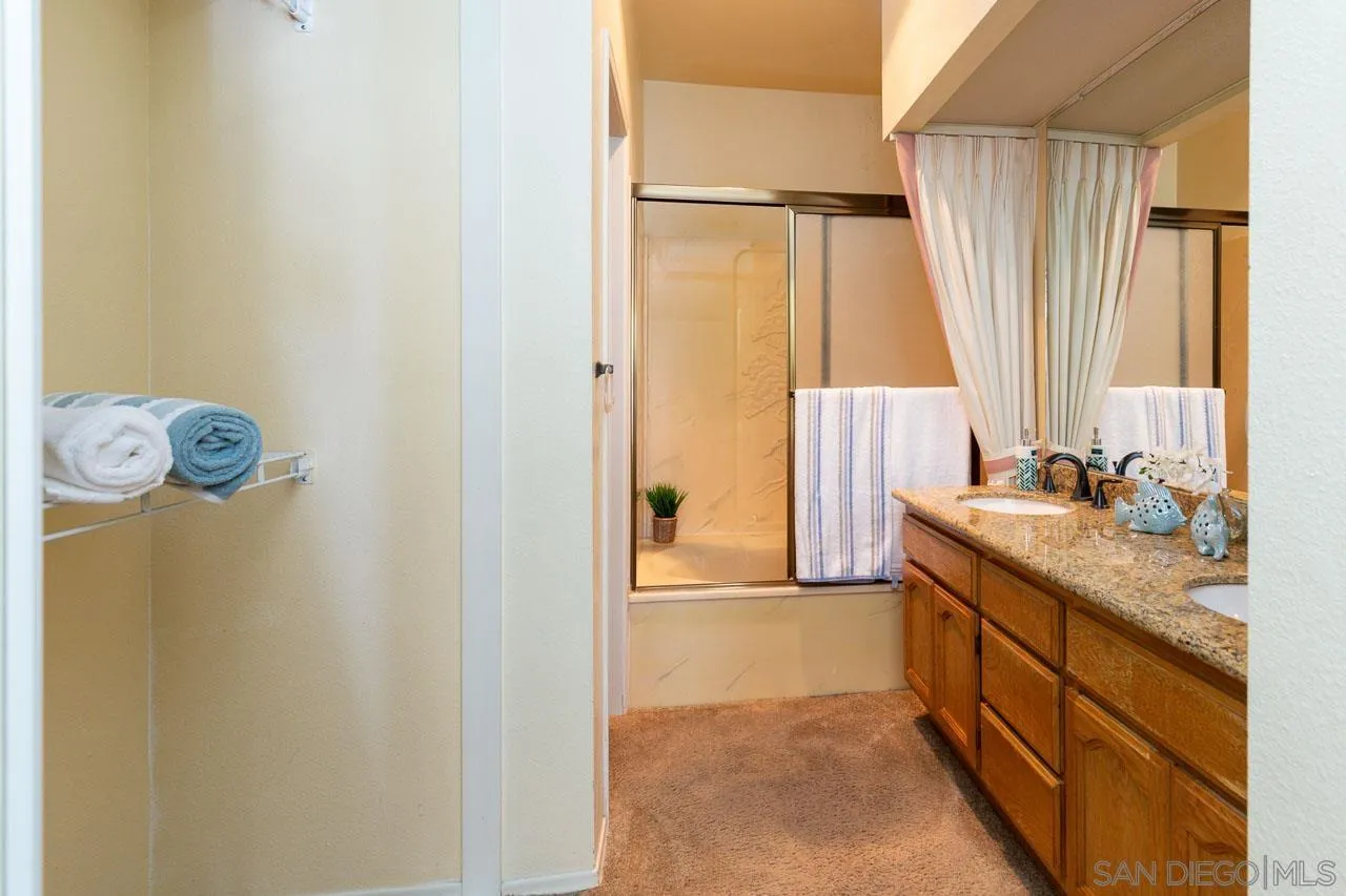 Photo #15: 250033428 Listing: Photo #15