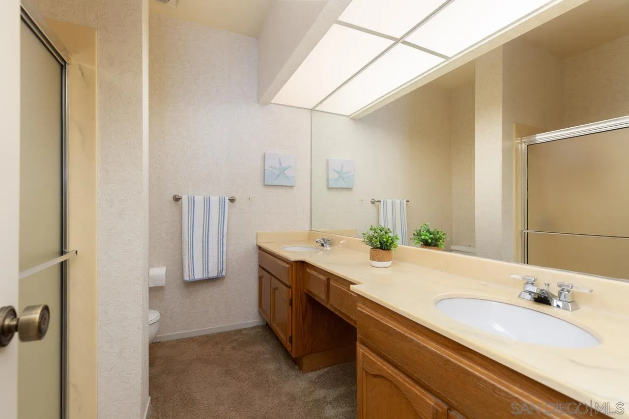 Photo #12: 250033428 Listing: Photo #12