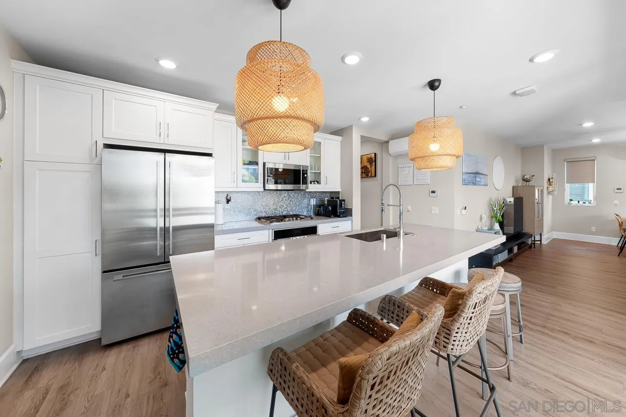 Photo #5: 250033430 Listing 