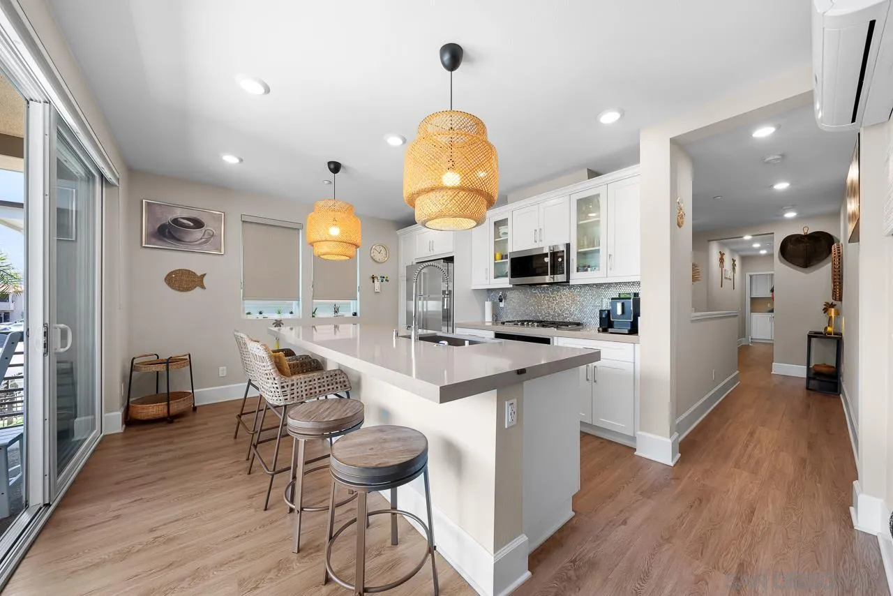 Photo #4: 250033430 Listing 