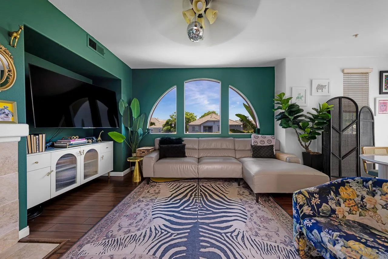 Photo #4: 250033431 Listing 