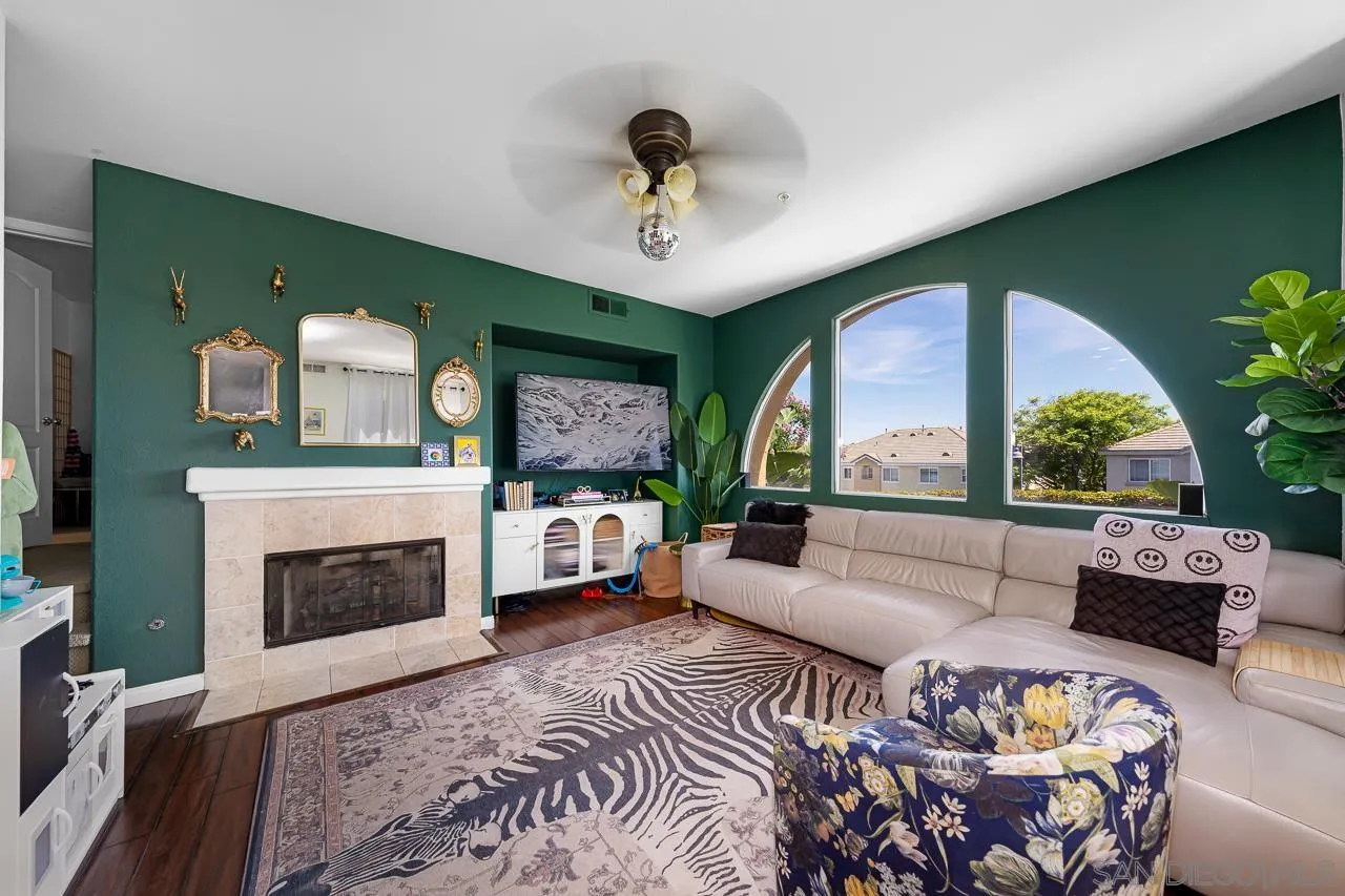 Photo #3: 250033431 Listing 