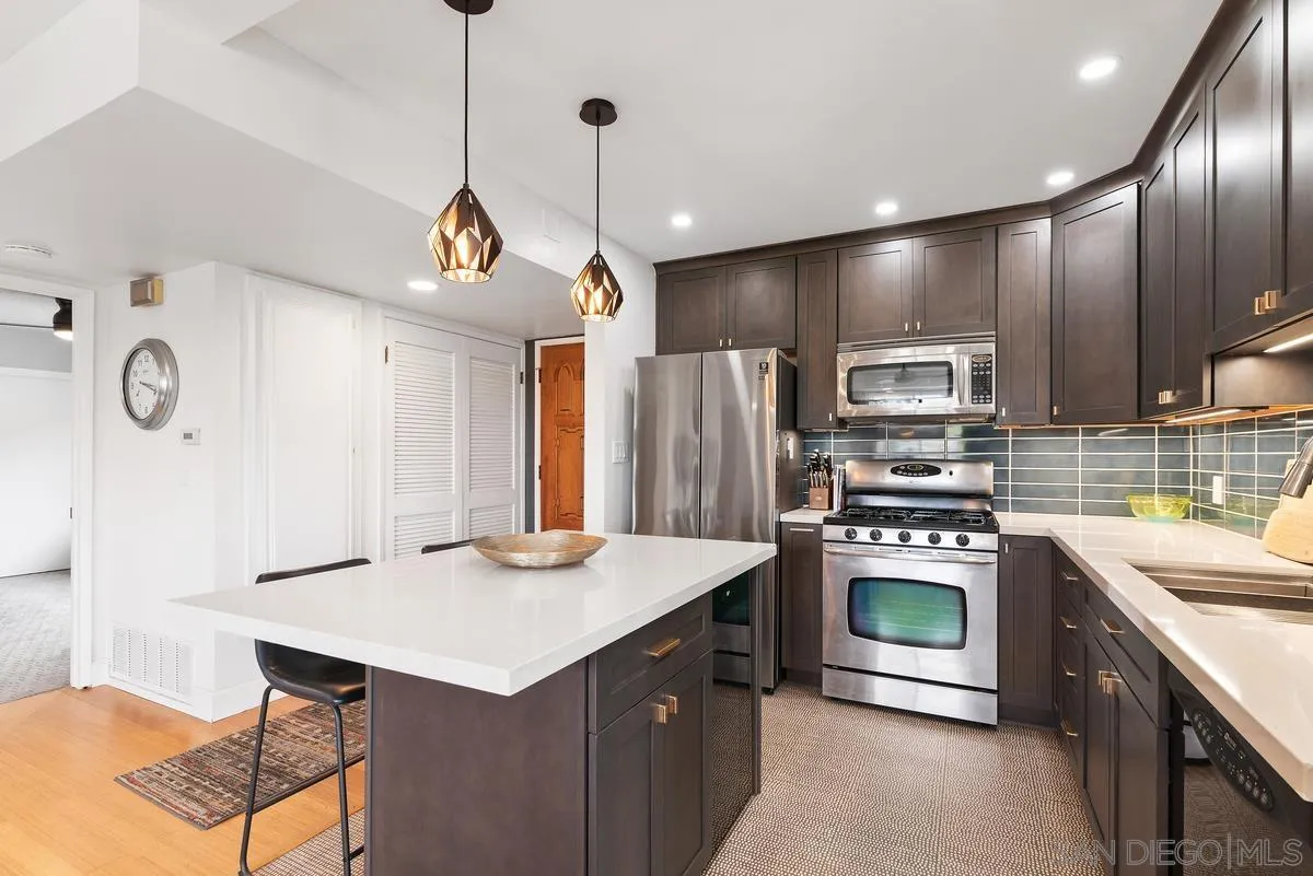 Photo #4: 250033433 Listing 