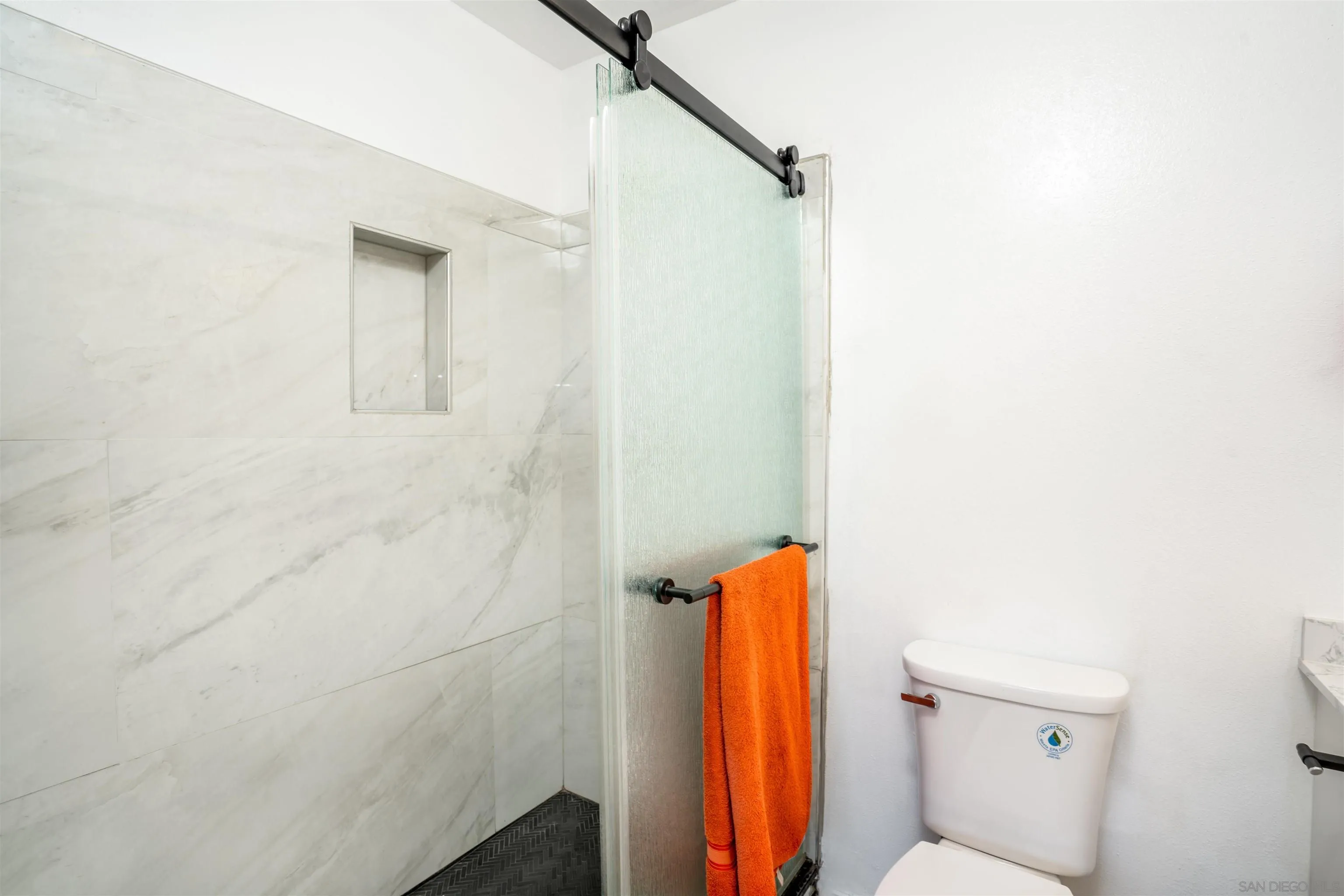 Photo #11: 250033437 Listing: Photo #11