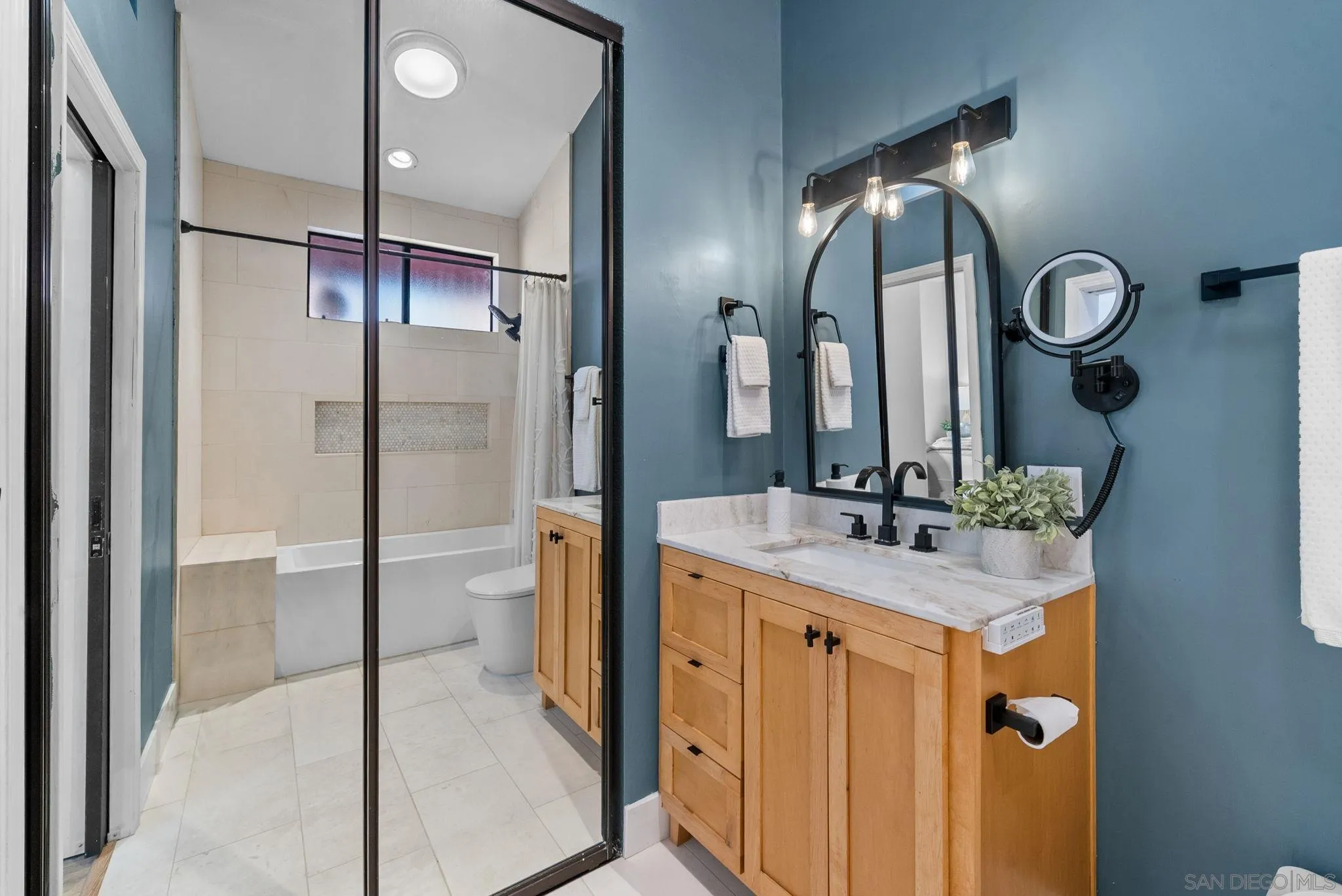 https://cdn.realtyfeed.com/cdn/127/250033444/3678755f5c6f33a7d58d8388cfc234be.webp