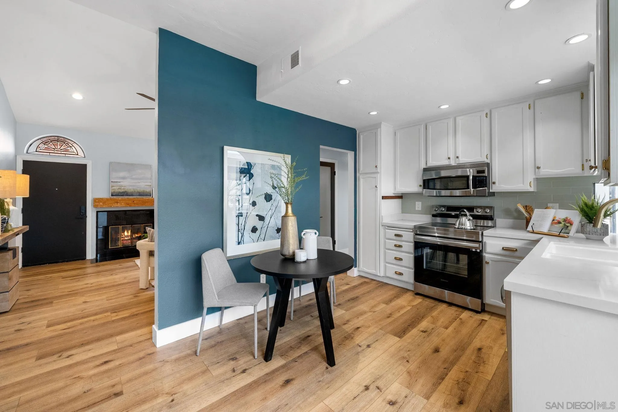 https://cdn.realtyfeed.com/cdn/127/250033444/ba56c1b70478f8d190adc40313816092.webp