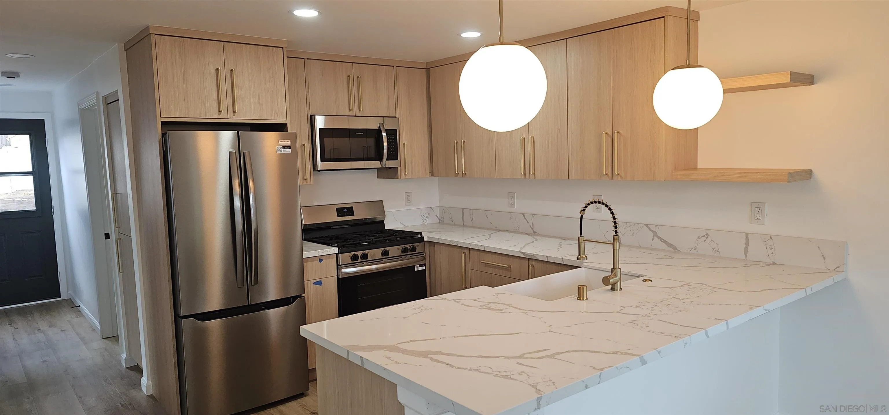 https://cdn.realtyfeed.com/cdn/127/250033451/01b7f2c2047d81566c59cb2d60b62bb0.webp