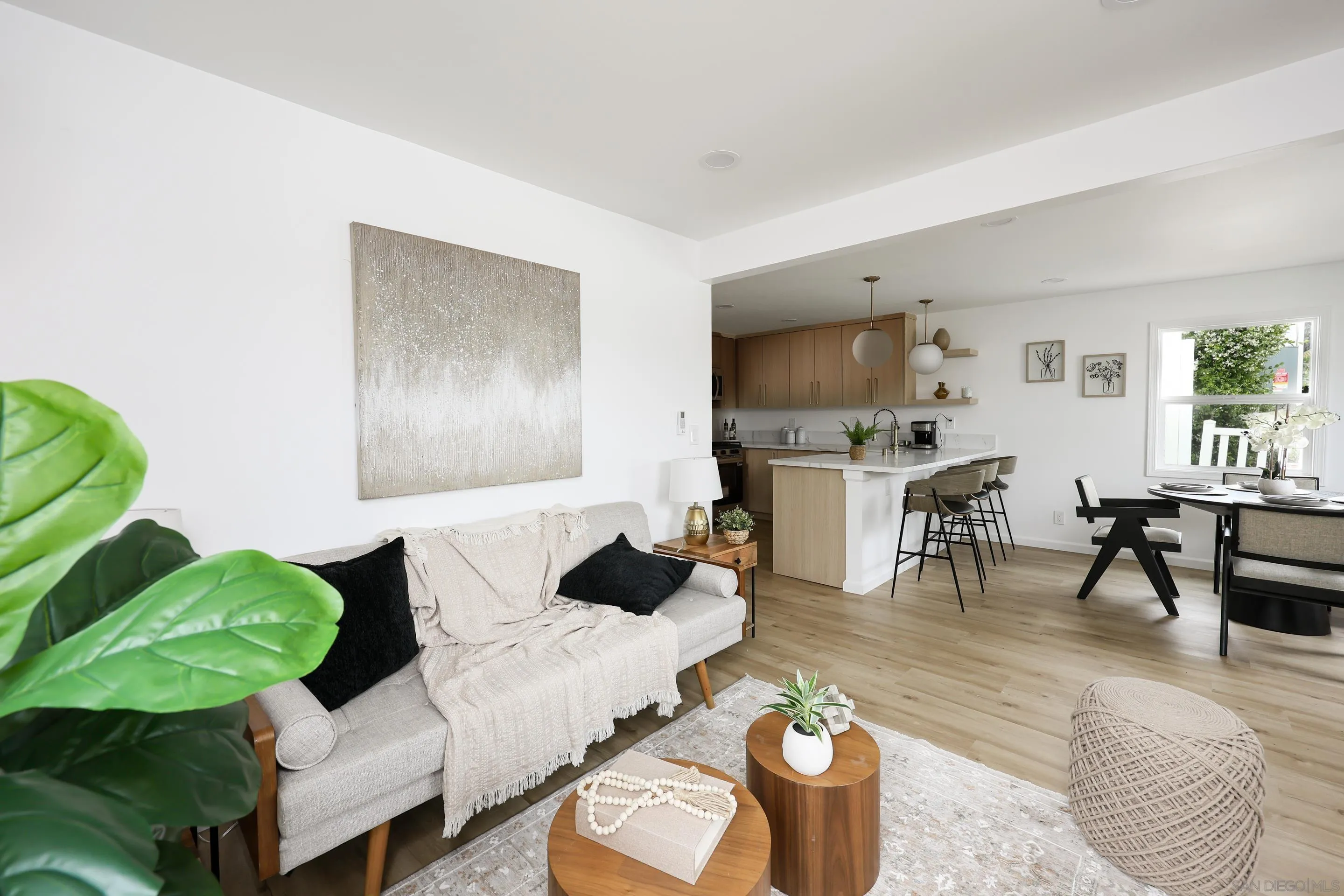 https://cdn.realtyfeed.com/cdn/127/250033451/49a27e50efe1cf56b7901f20ca0662c2.webp