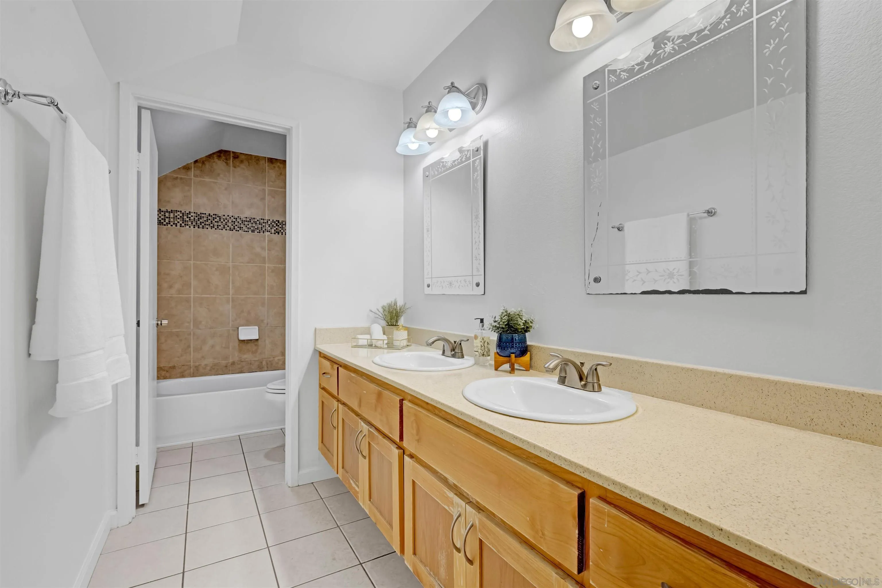 Photo #25: 250033454 Listing: Photo #25