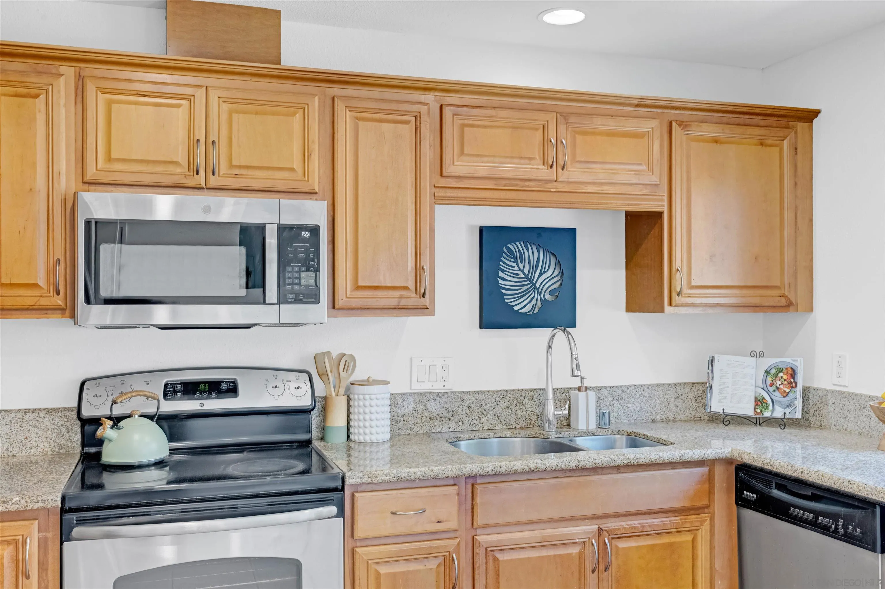 Photo #10: 250033454 Listing: Photo #10