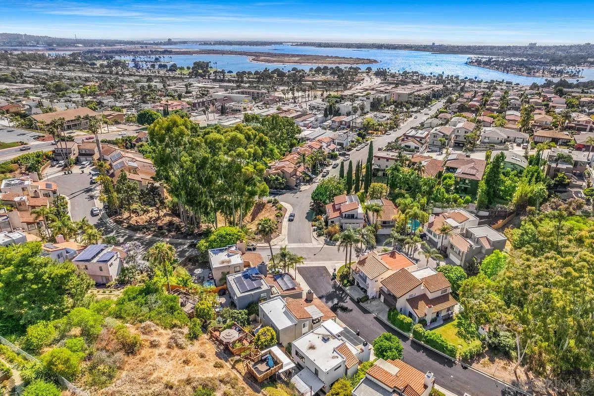 https://cdn.realtyfeed.com/cdn/127/250033455/1237af9396ceb756e690620b89cdbd38.webp