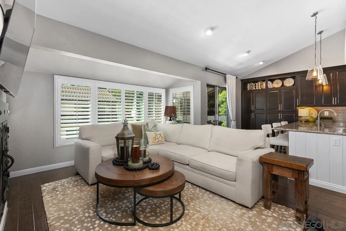 https://cdn.realtyfeed.com/cdn/127/250033455/4461fd315f8dc5c826bcfa5ea0a1b9b2.webp
