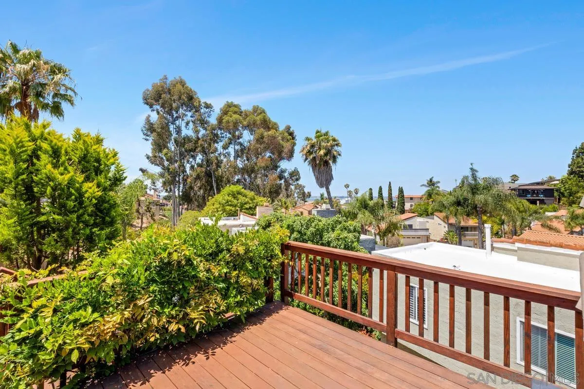 https://cdn.realtyfeed.com/cdn/127/250033455/777d20ffc2e3f01bee3db1d446ddff44.webp