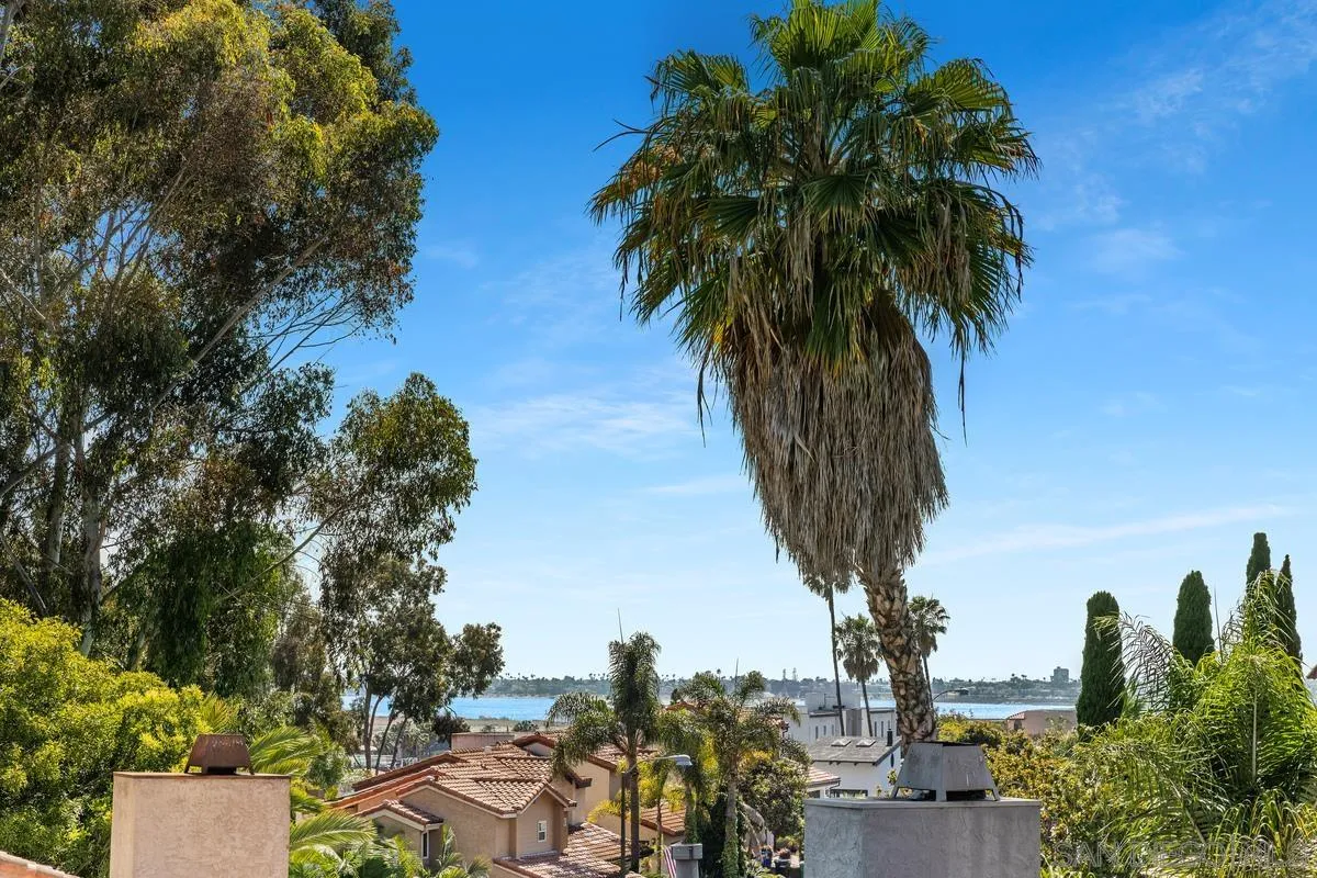 https://cdn.realtyfeed.com/cdn/127/250033455/c0a45a5af93a8ac5789e5bb01cb1a5fe.webp