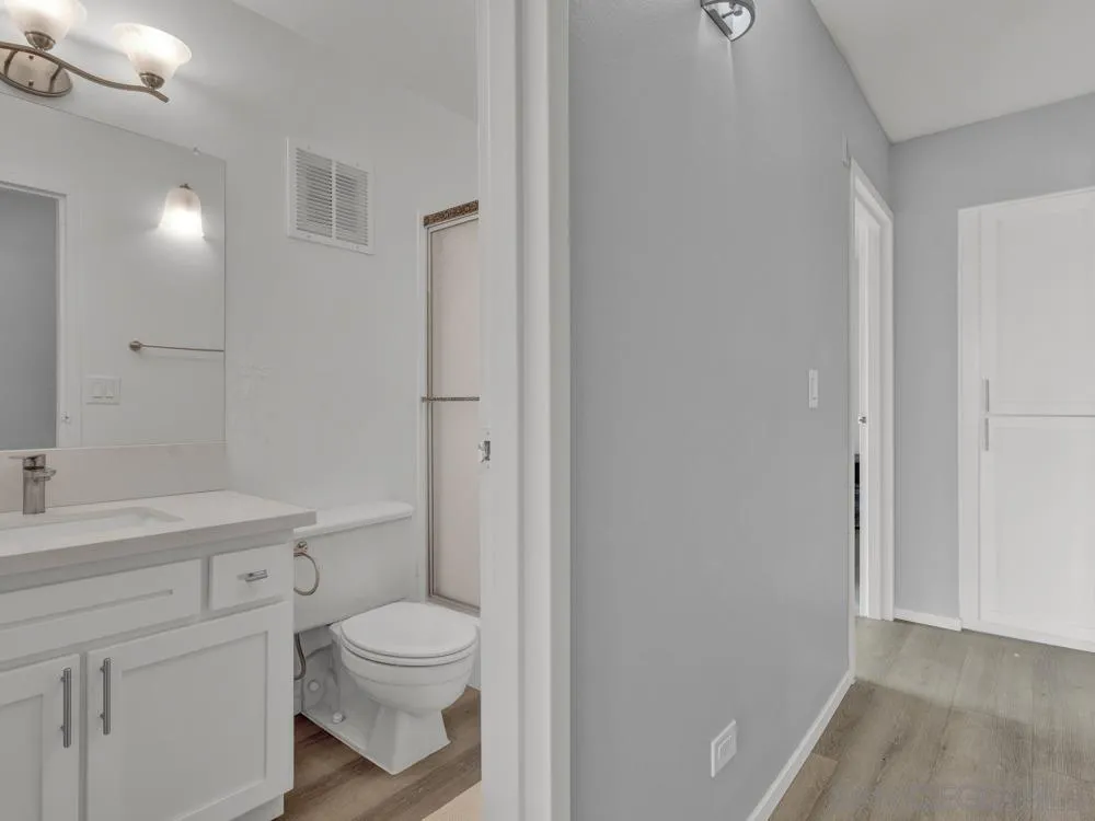 Photo #20: 250033456 Listing: Photo #20