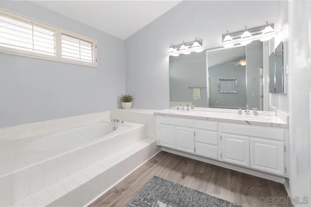 https://cdn.realtyfeed.com/cdn/127/250033458/01aef7b13813e602fb0f58a5042ca491.webp