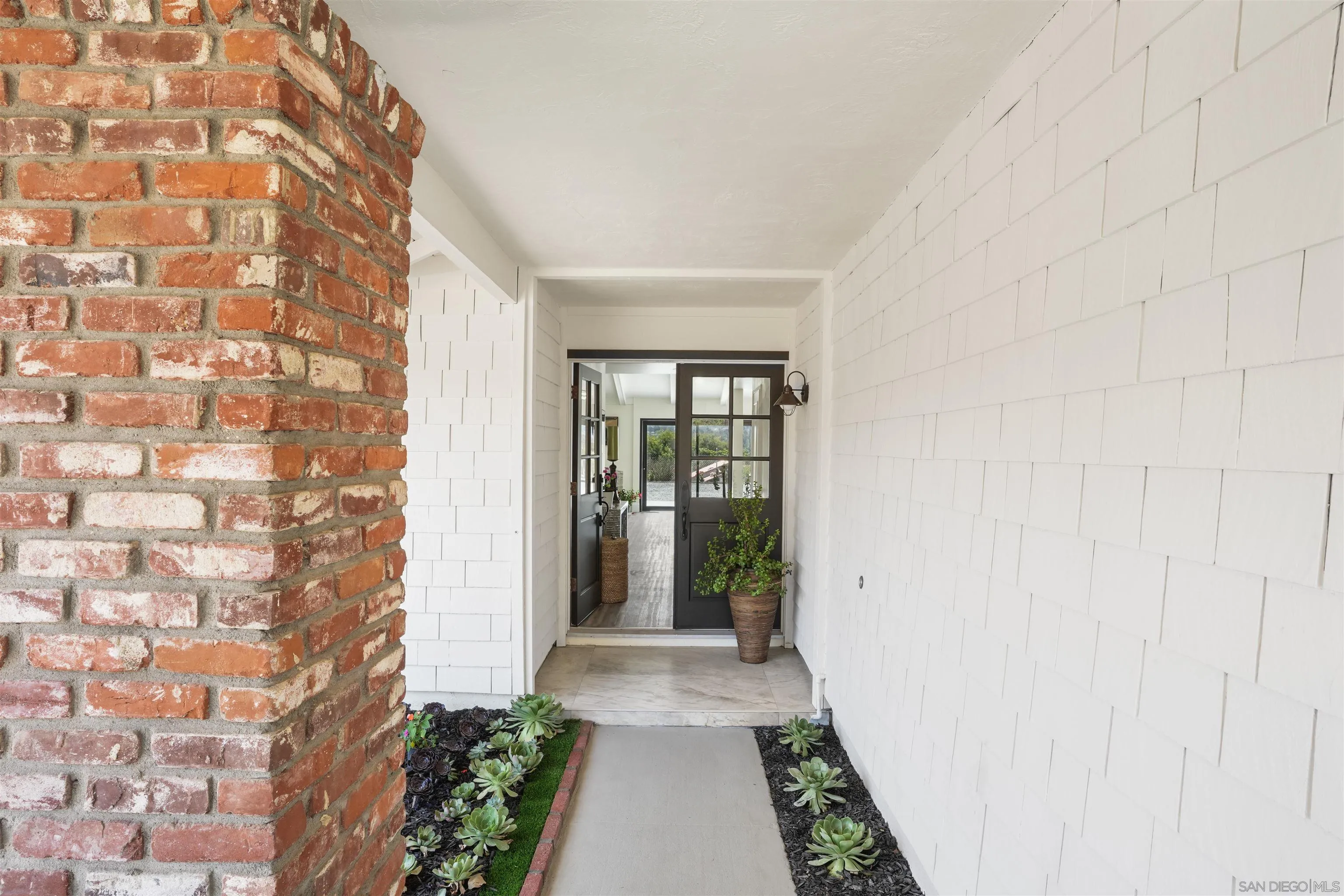 https://cdn.realtyfeed.com/cdn/127/250033460/0d362e4f8c596022ed60ed212f272dc8.webp