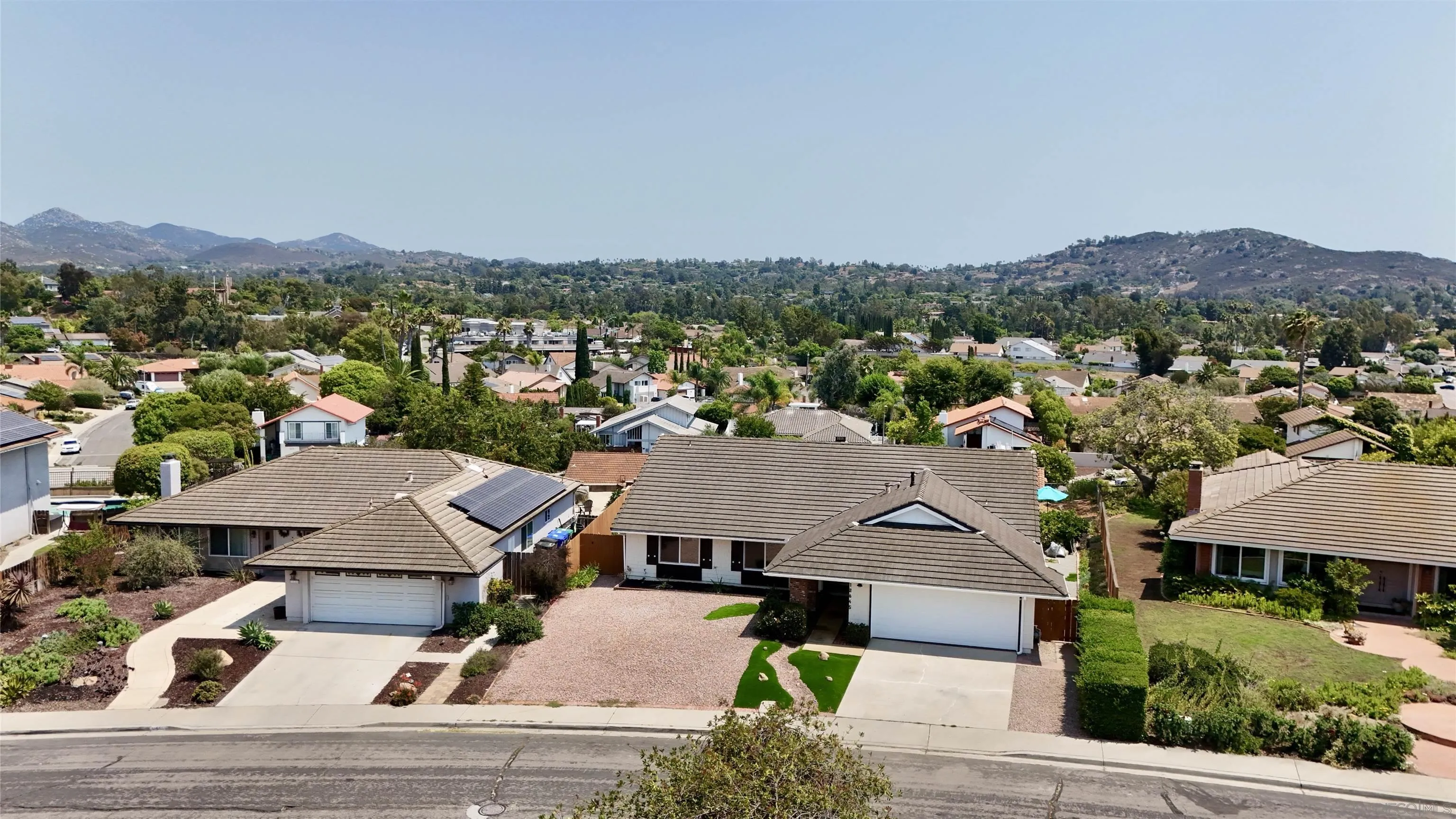 https://cdn.realtyfeed.com/cdn/127/250033460/1bc3c628f8abb1eab510a9aa328db63f.webp
