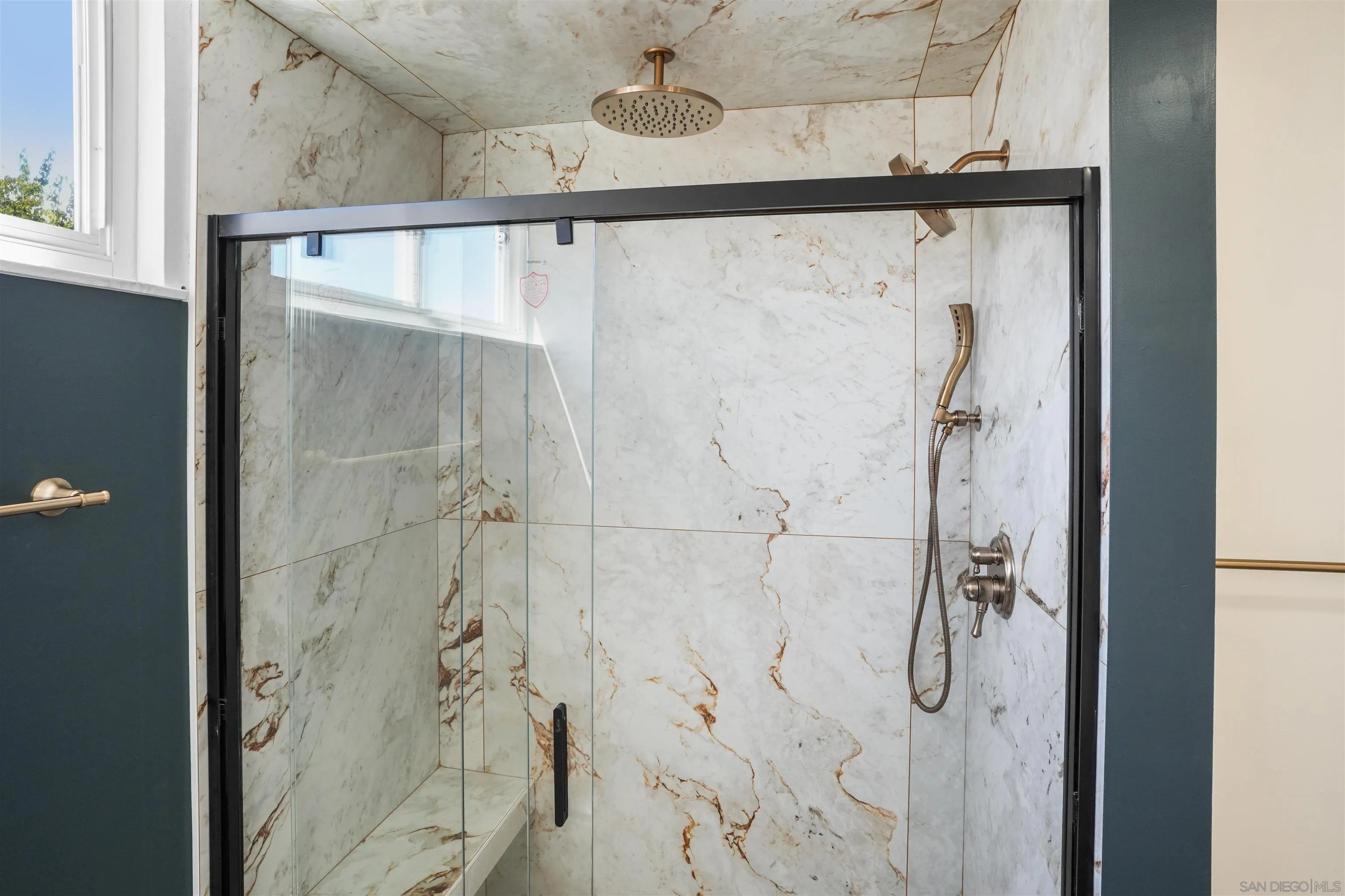 https://cdn.realtyfeed.com/cdn/127/250033460/233db25981c7c3303ac30c7b229f13b7.webp
