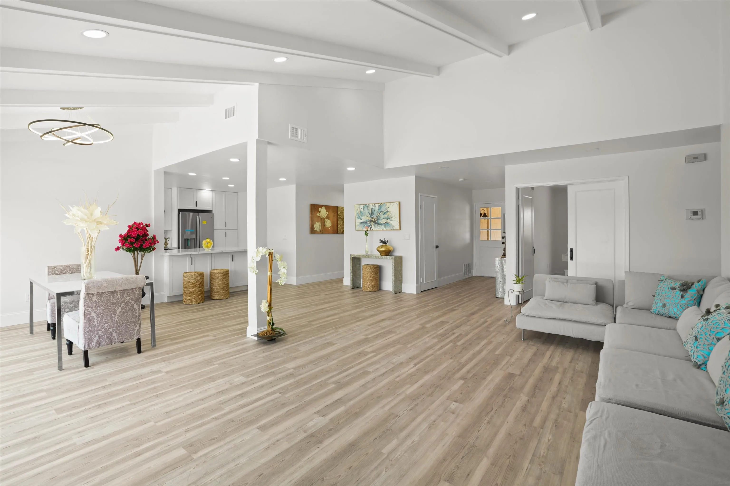 https://cdn.realtyfeed.com/cdn/127/250033460/75a3cd8eb495bc9c613fee80ce9cbdcb.webp