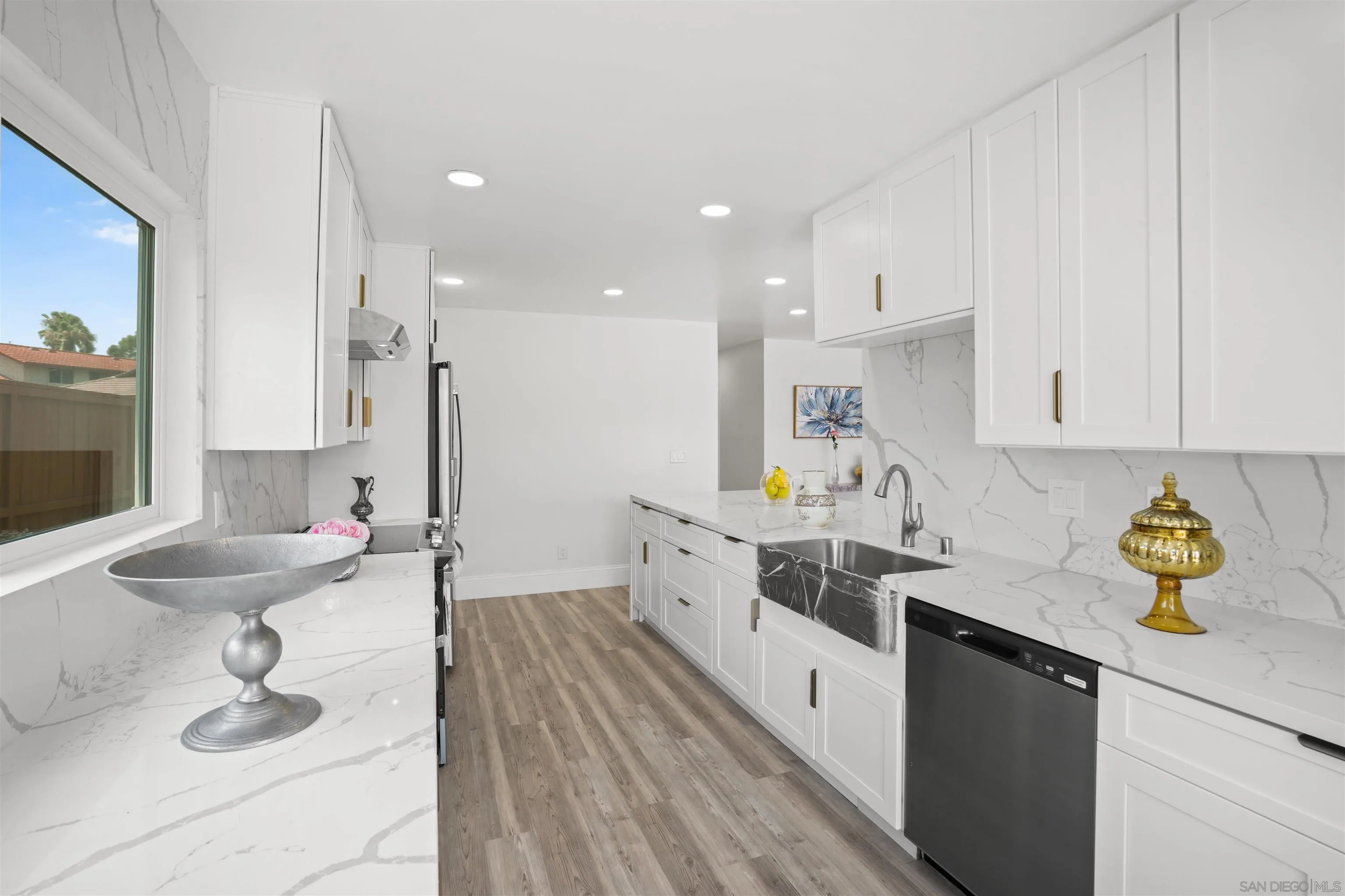https://cdn.realtyfeed.com/cdn/127/250033460/e0a46e628f1f78eb9c091ad59c5a8c2a.webp
