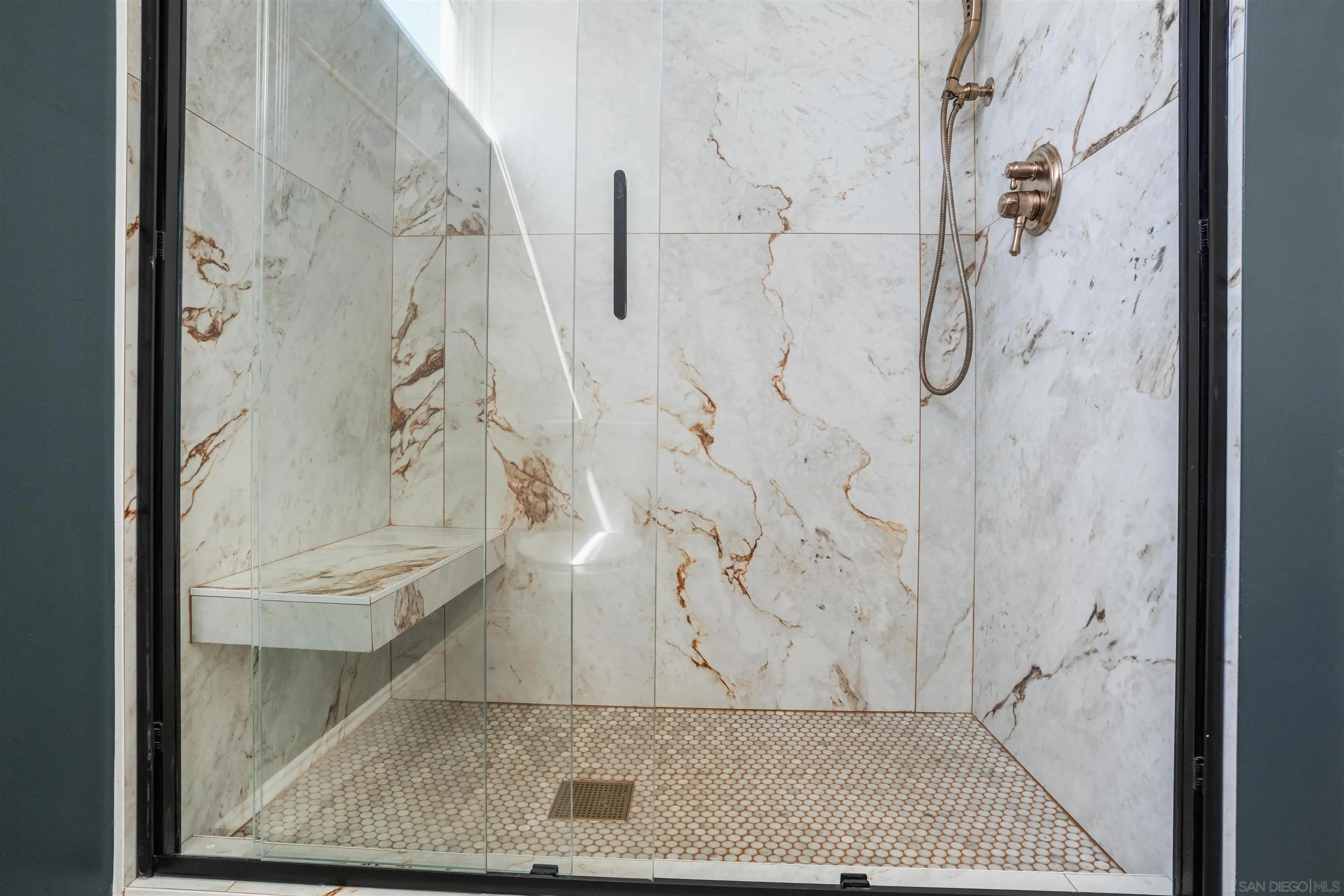 https://cdn.realtyfeed.com/cdn/127/250033460/edf945d81e62a8daa5dc4b58d0cc9e52.webp