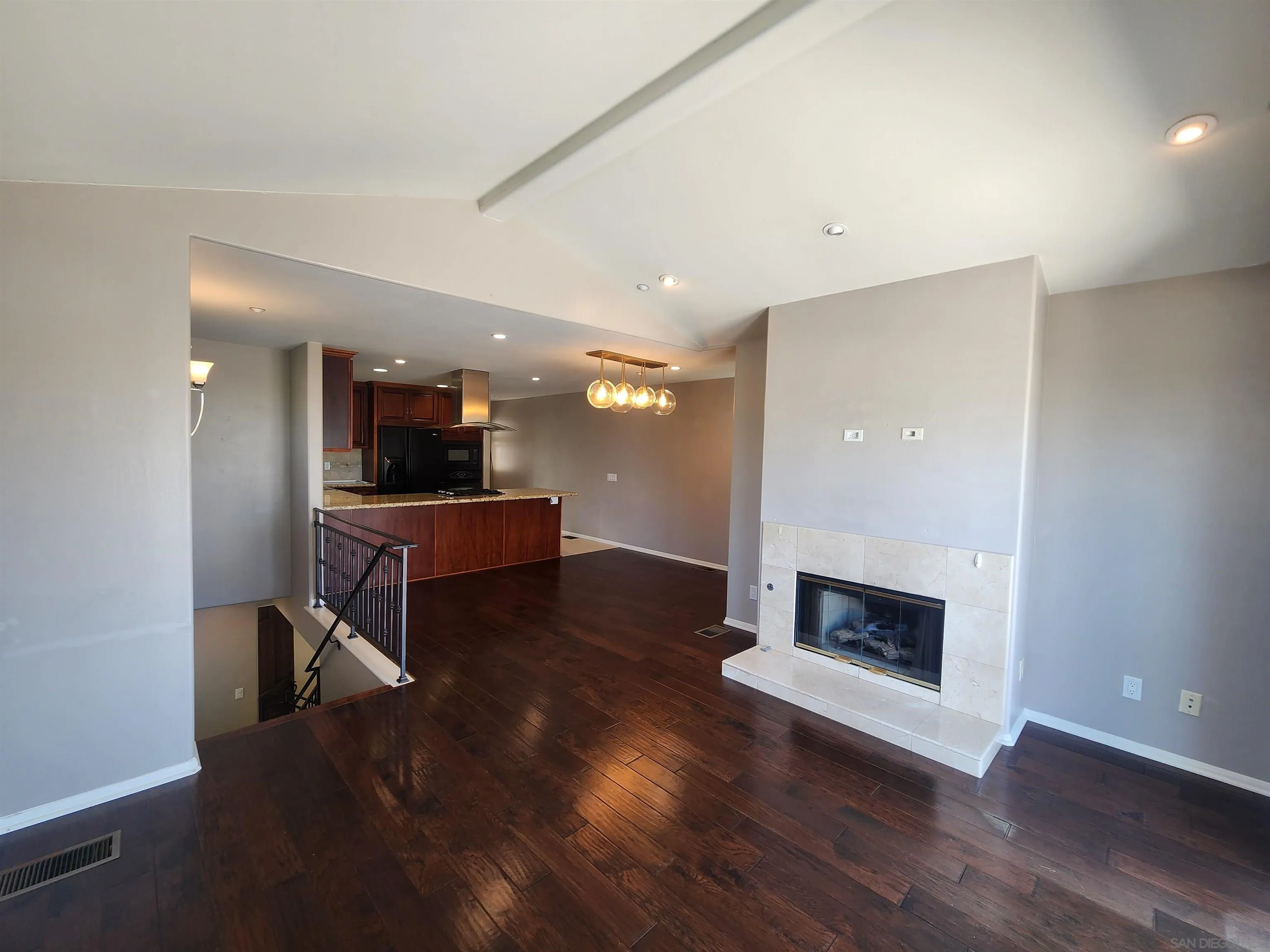 Photo #4: 250033468 Listing 