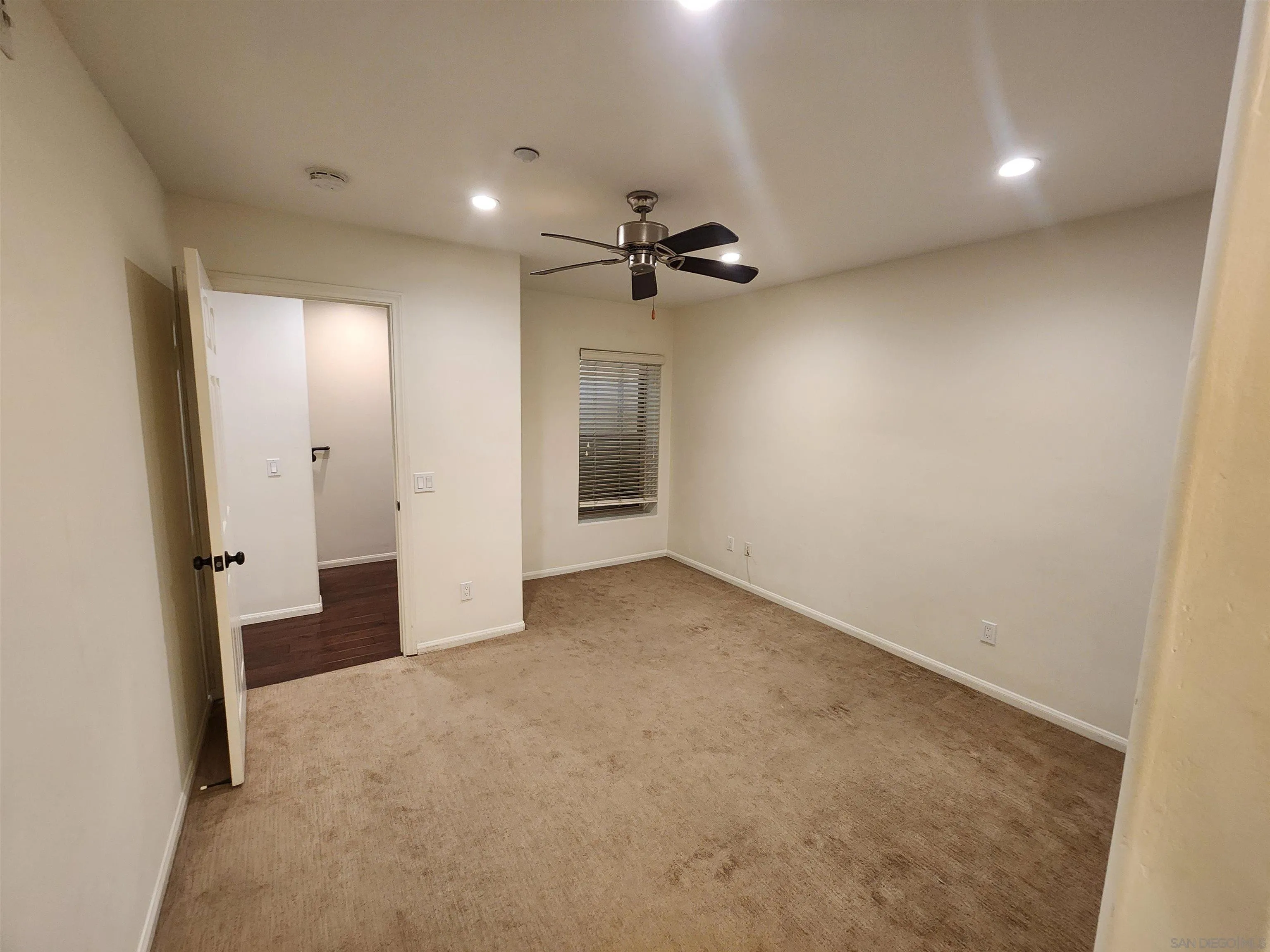 Photo #12: 250033468 Listing: Photo #12