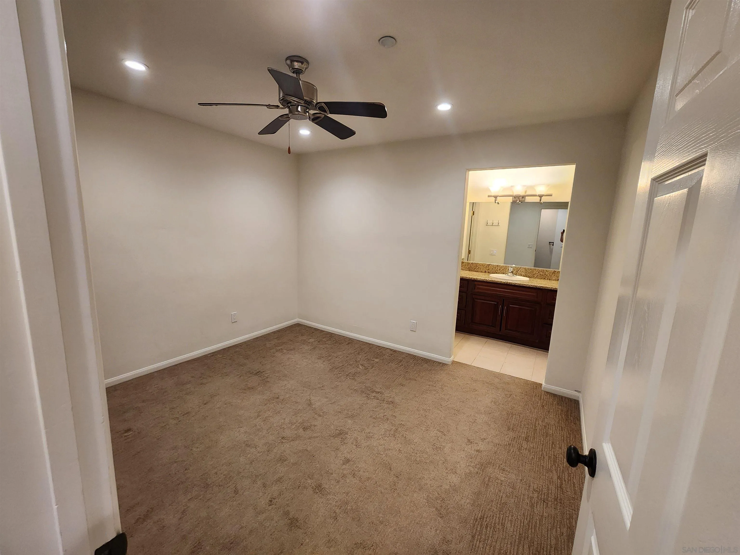 Photo #11: 250033468 Listing: Photo #11