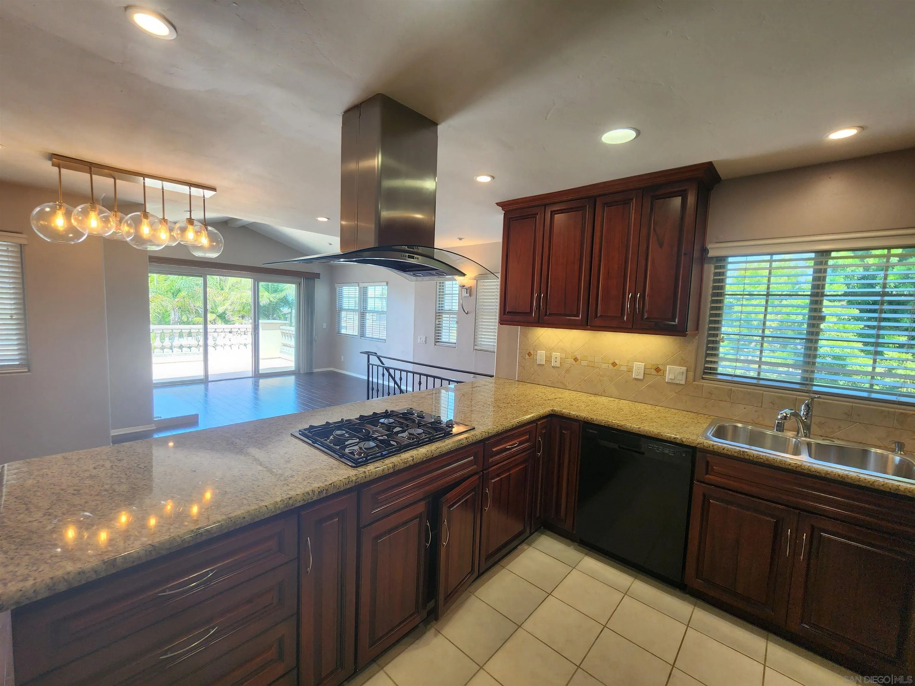Photo #6: 250033468 Listing 