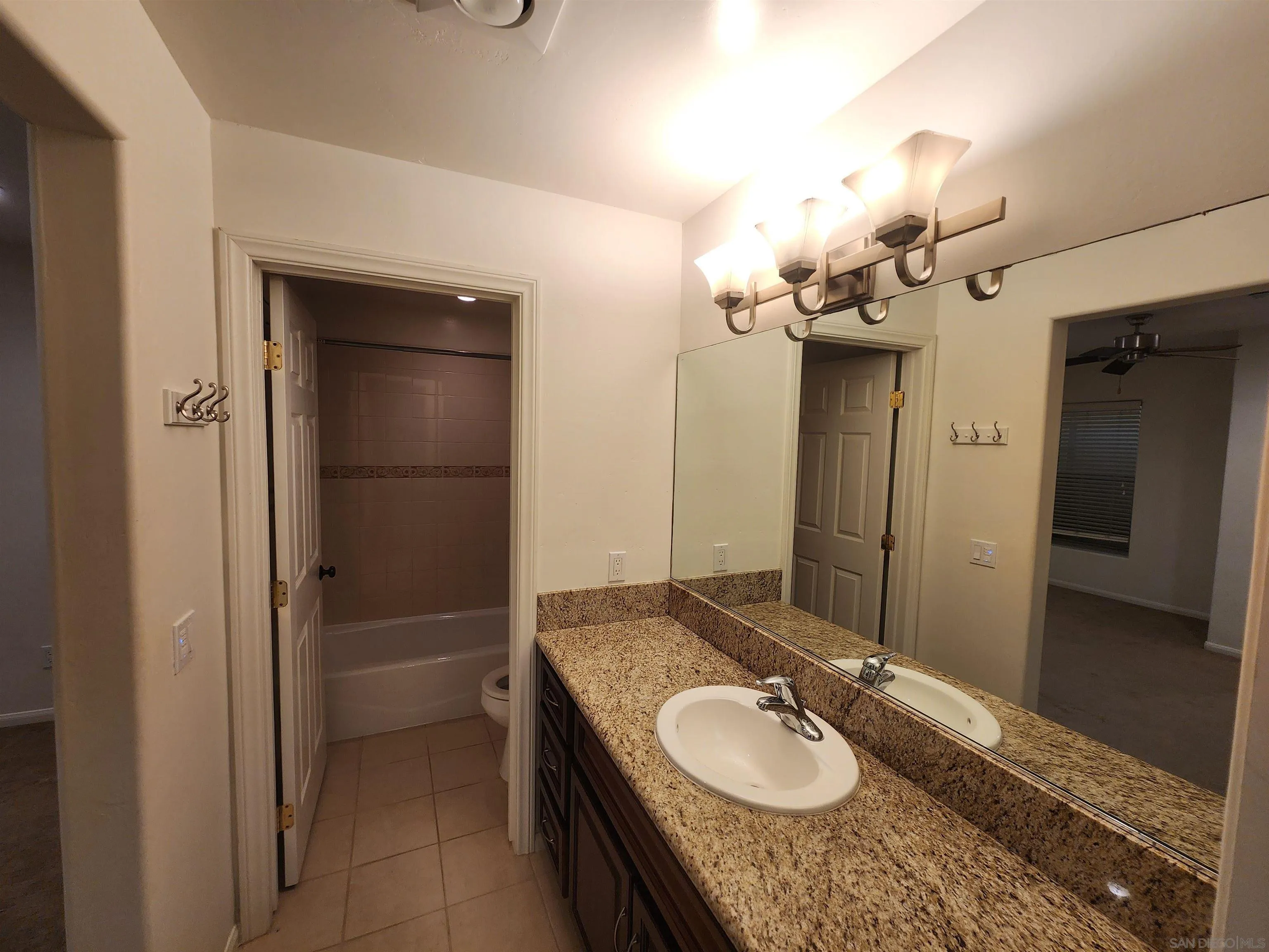 Photo #13: 250033468 Listing: Photo #13