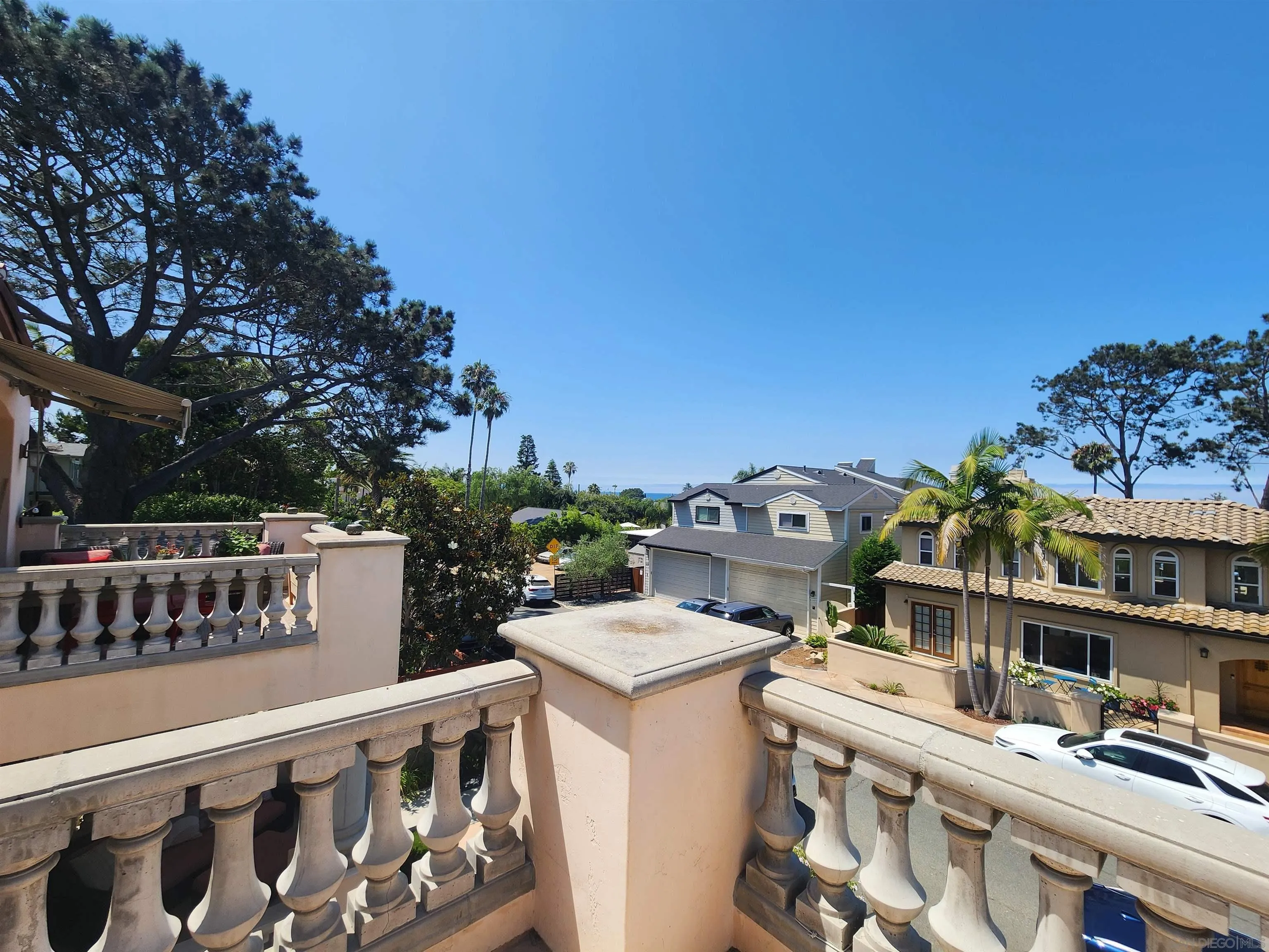 Photo #3: 250033468 Listing 