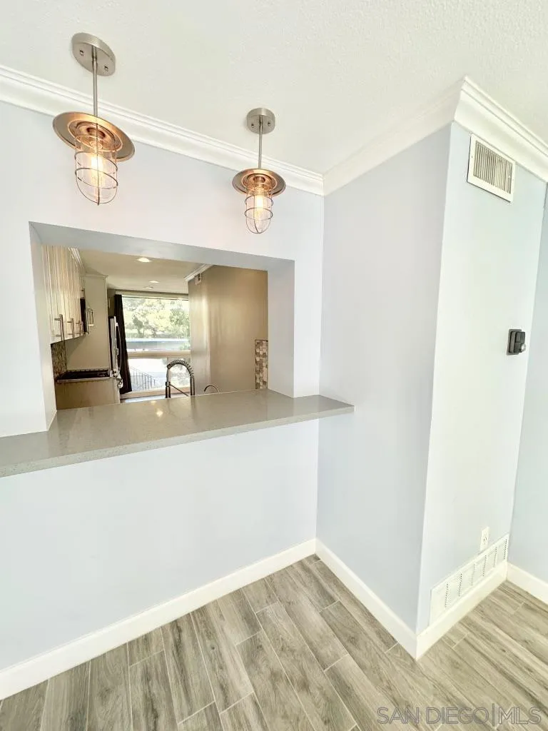 Photo #10: 250033470 Listing: Photo #10