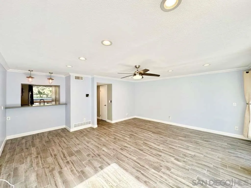 Photo #9: 250033470 Listing: Photo #9