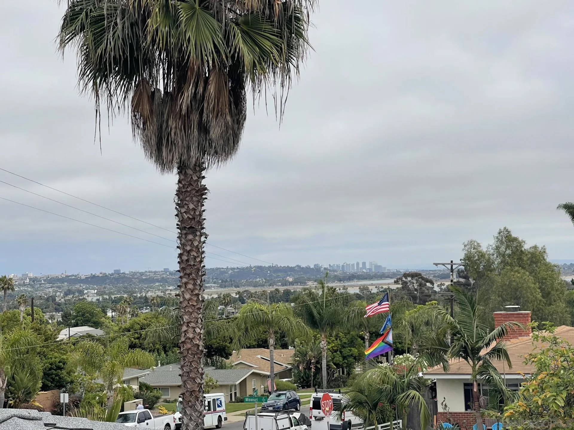 https://cdn.realtyfeed.com/cdn/127/250033473/bf06ec37cc09949ff322b4ad92a0f570.webp