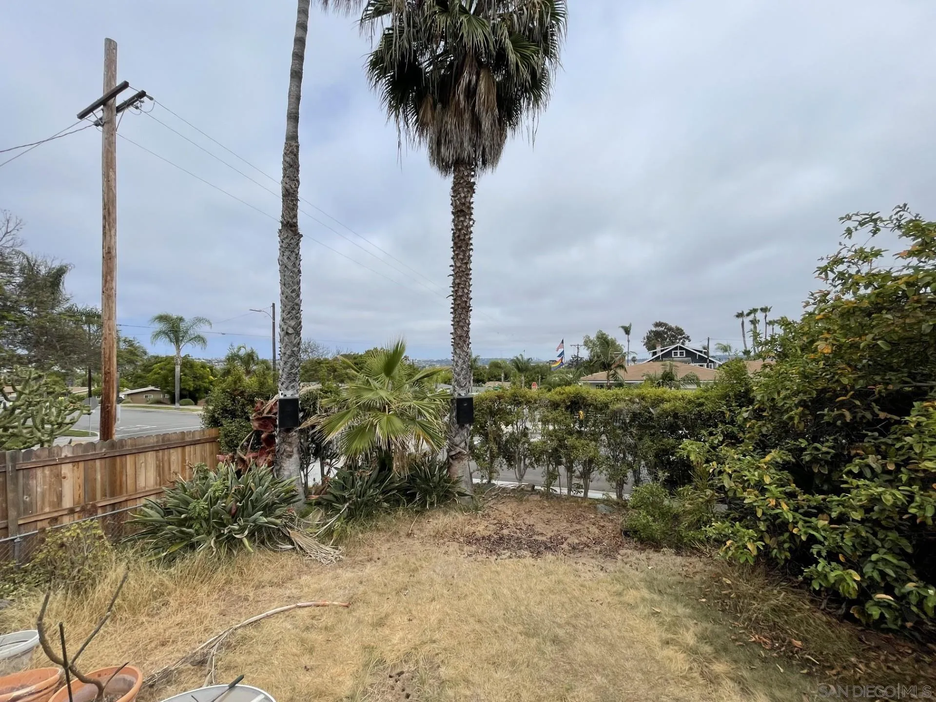 https://cdn.realtyfeed.com/cdn/127/250033473/cdfbcecfdd344bbb0c0b16511facc8ef.webp