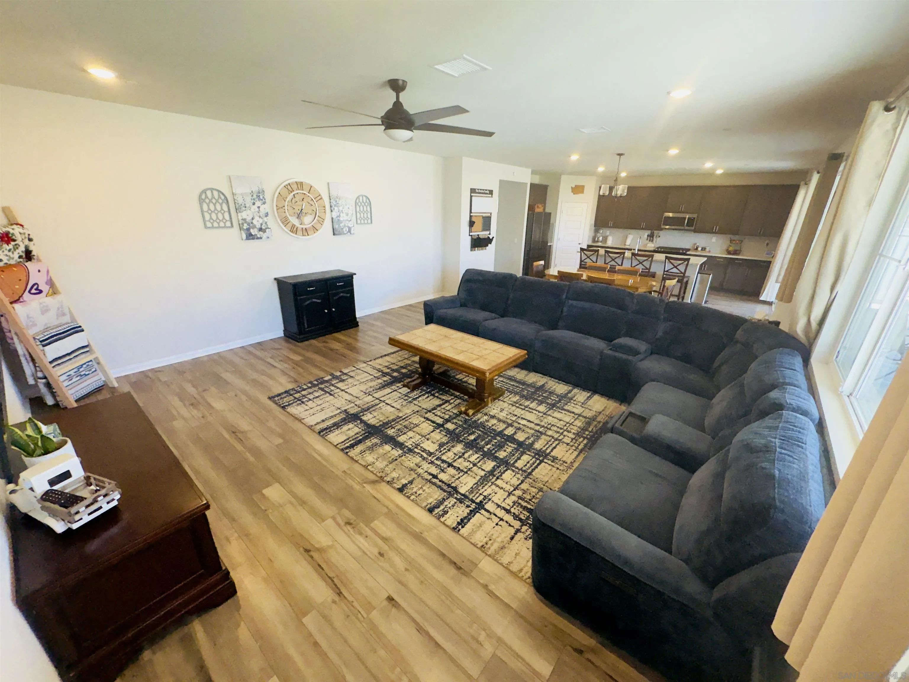 https://cdn.realtyfeed.com/cdn/127/250033476/483edbf4e98b9e88a7e8e279bacad662.webp