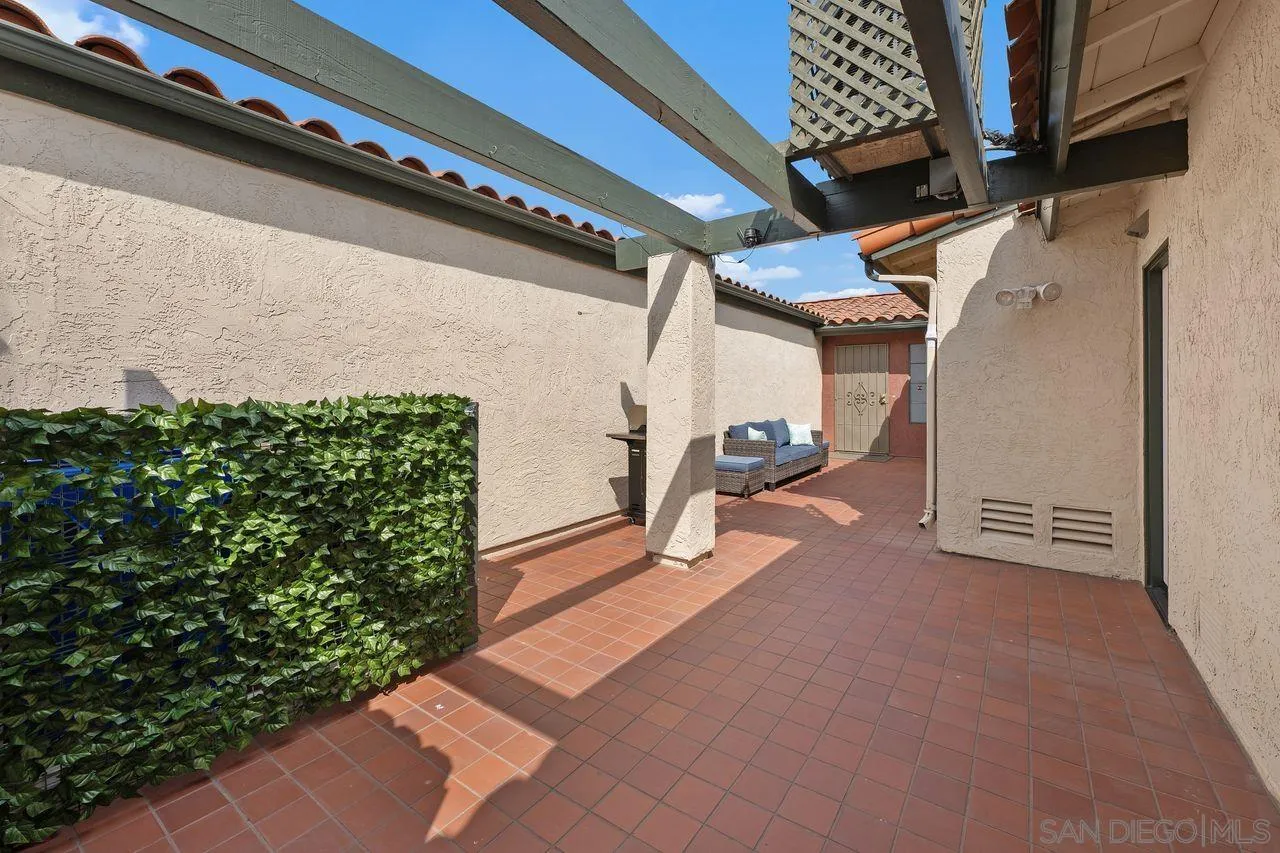 Photo #3: 250033477 Listing 