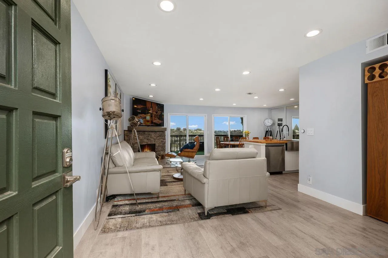 Photo #6: 250033477 Listing 
