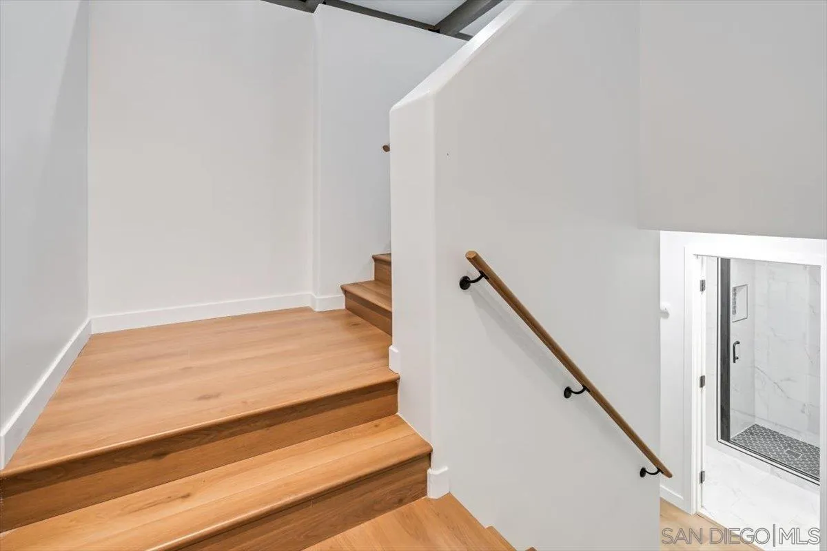 Photo #6: 250033478 Listing 