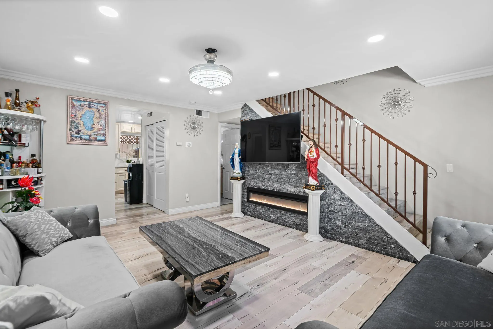 Photo #2: 250033482 Listing 