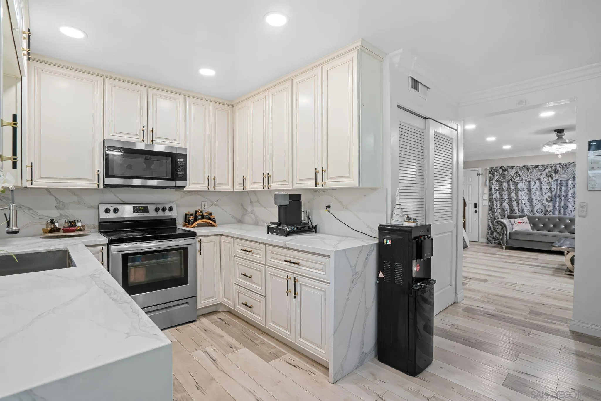 Photo #6: 250033482 Listing 
