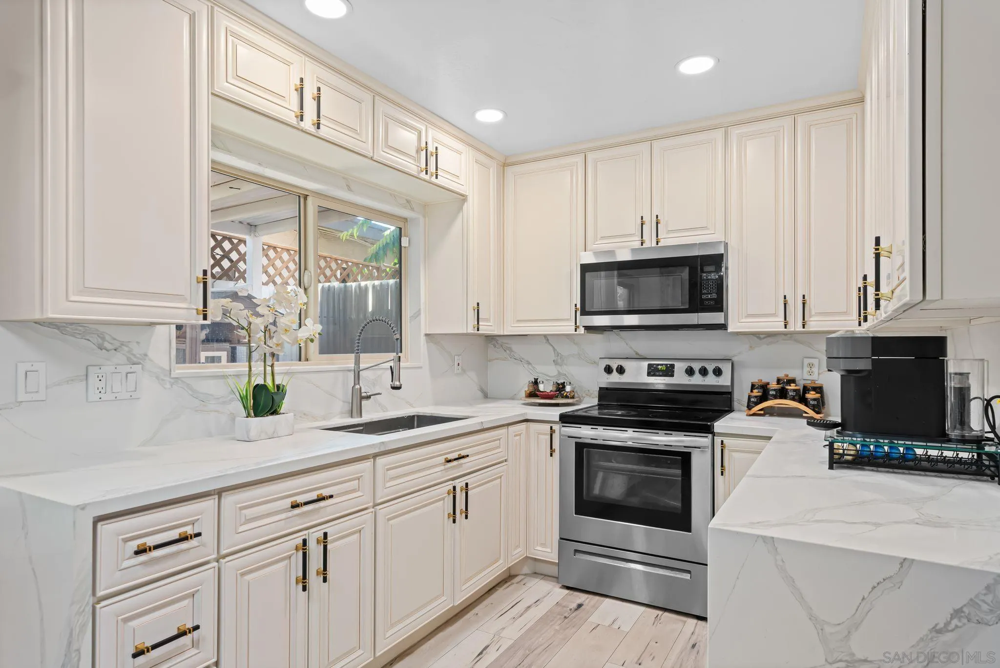 Photo #5: 250033482 Listing 