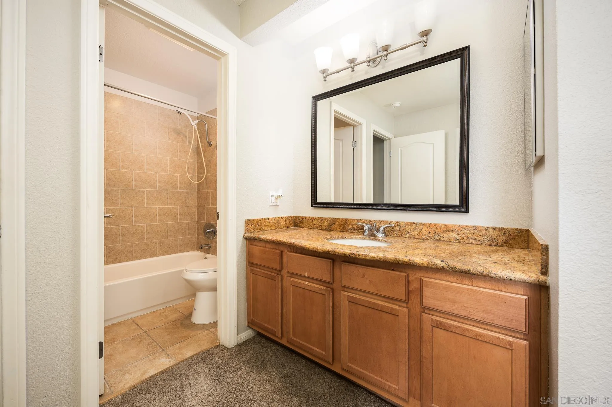Photo #8: 250033486 Listing: Photo #8