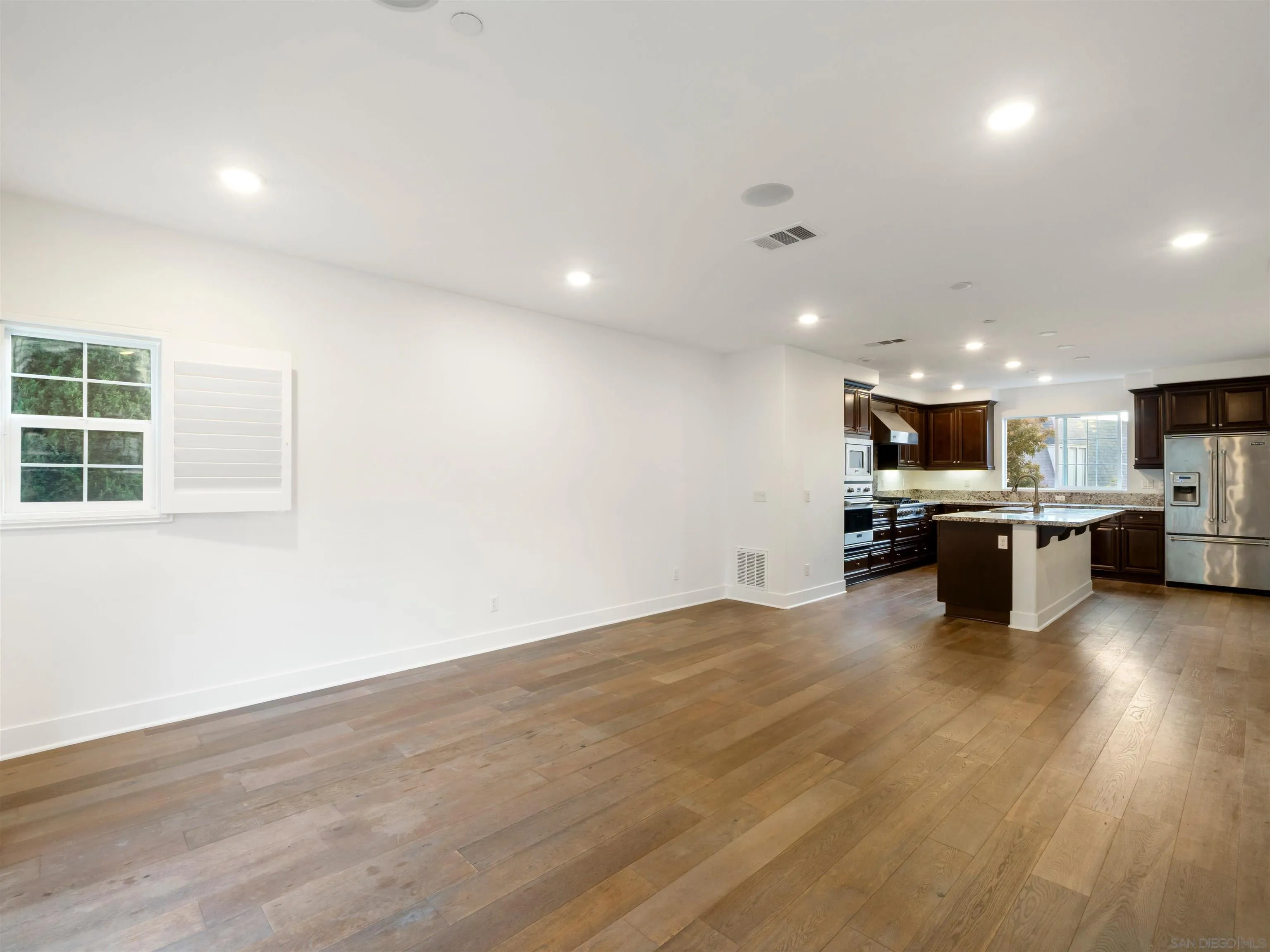 Photo #8: 250033487 Listing: Photo #8