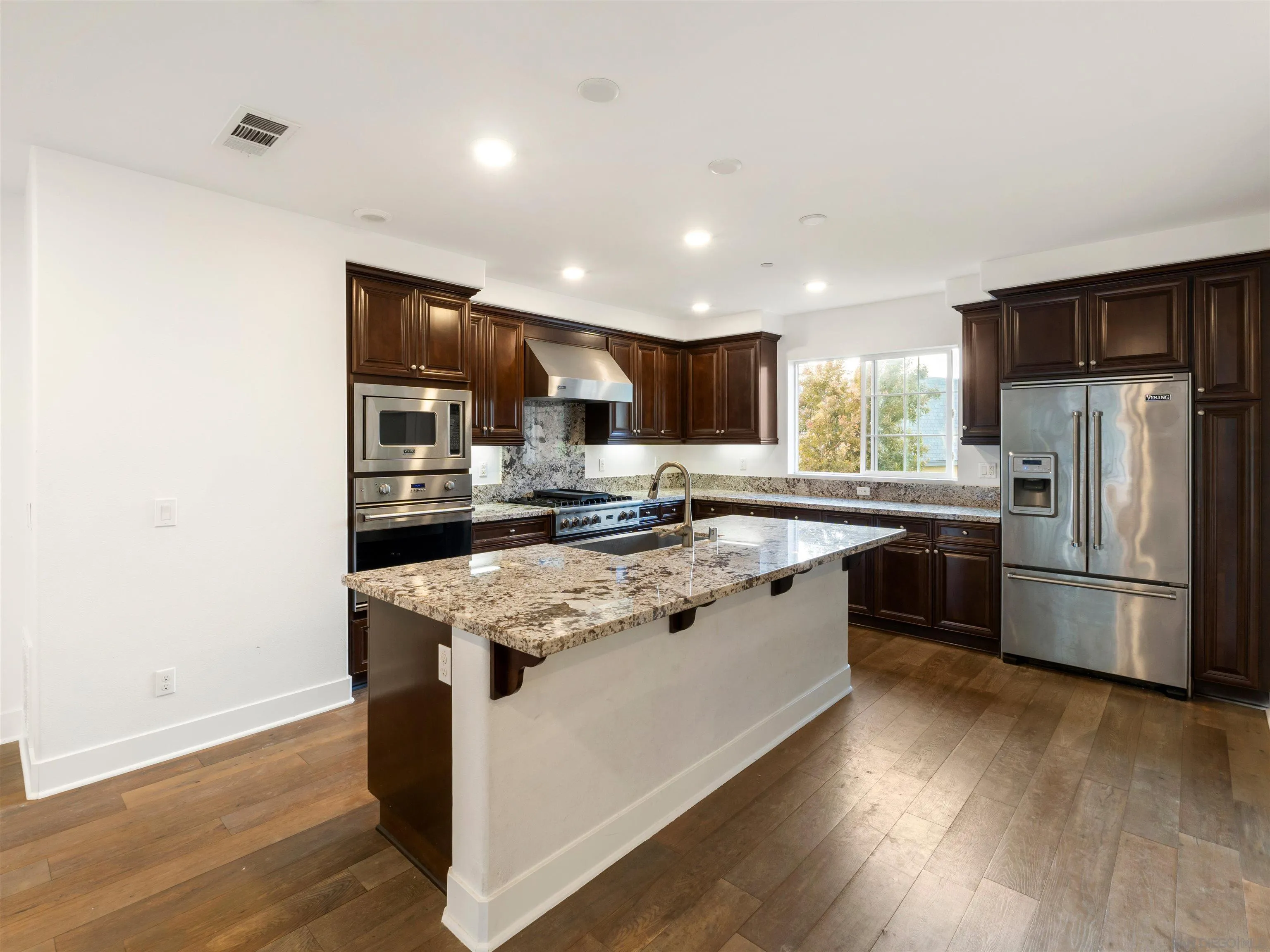 Photo #10: 250033487 Listing: Photo #10