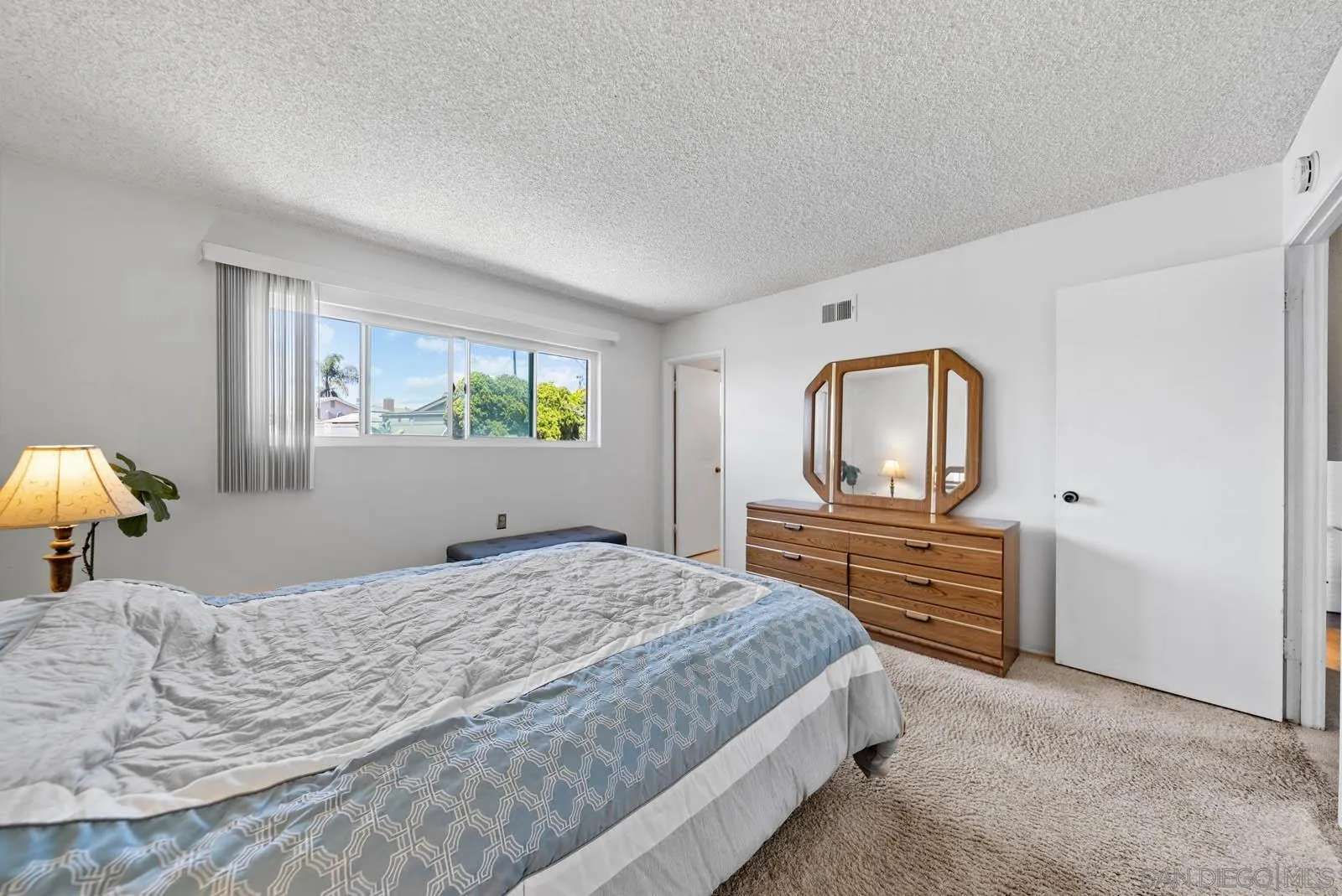 https://cdn.realtyfeed.com/cdn/127/250033488/0c83aeade1d47c46c89ad34b382d0420.webp