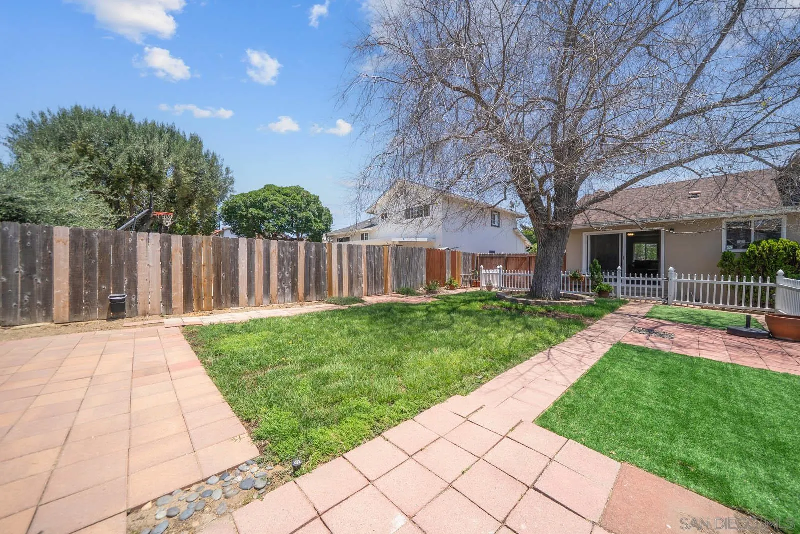 https://cdn.realtyfeed.com/cdn/127/250033488/134b9b1e2bfb57305fd794365db9885b.webp
