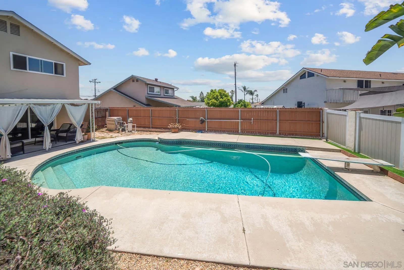 https://cdn.realtyfeed.com/cdn/127/250033488/4729b57bbf40826e676af442600ca474.webp