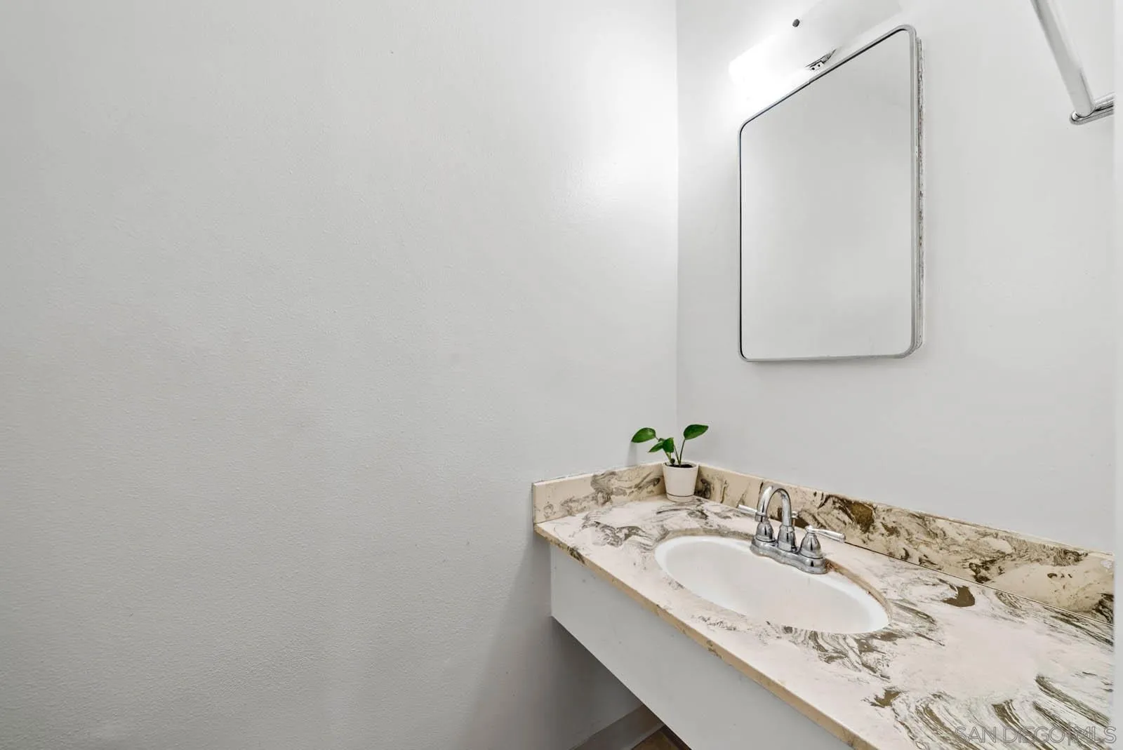 https://cdn.realtyfeed.com/cdn/127/250033488/7d41602b091e30d135c2eb67ea6db6f9.webp